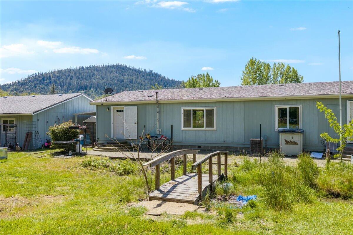 2447 Stringer Gap Road, Grants Pass, OR 97527 — photo 3