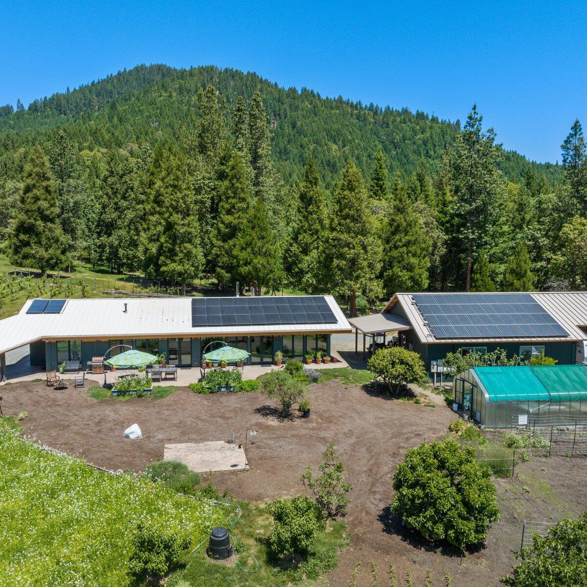1104 1106 Upper Cow Creek Road — photo