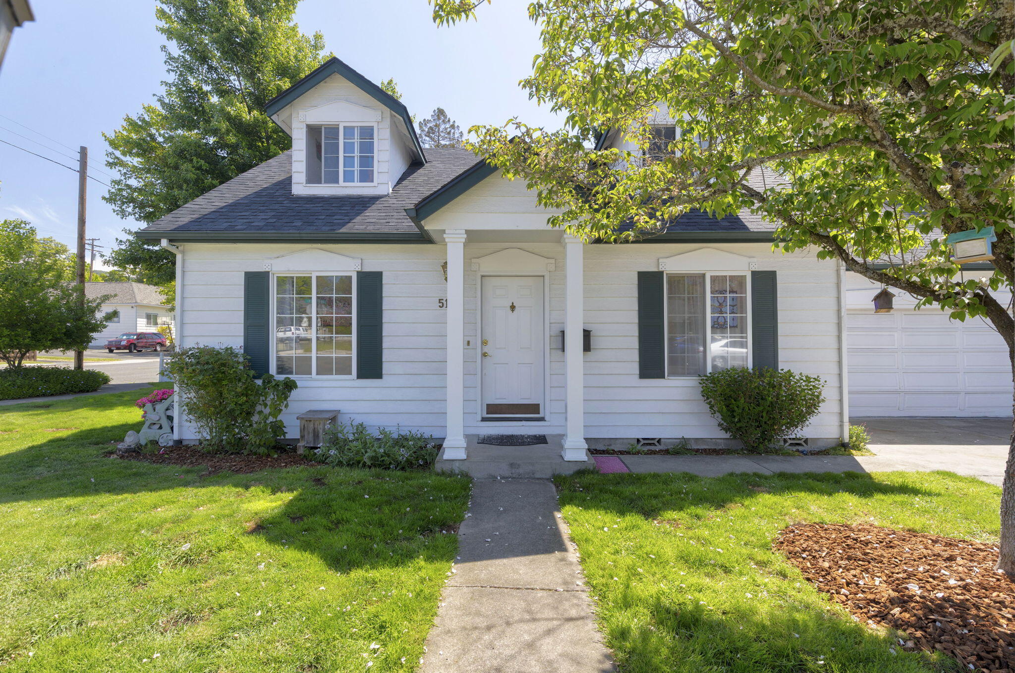 515 NW Dimmick Street — photo