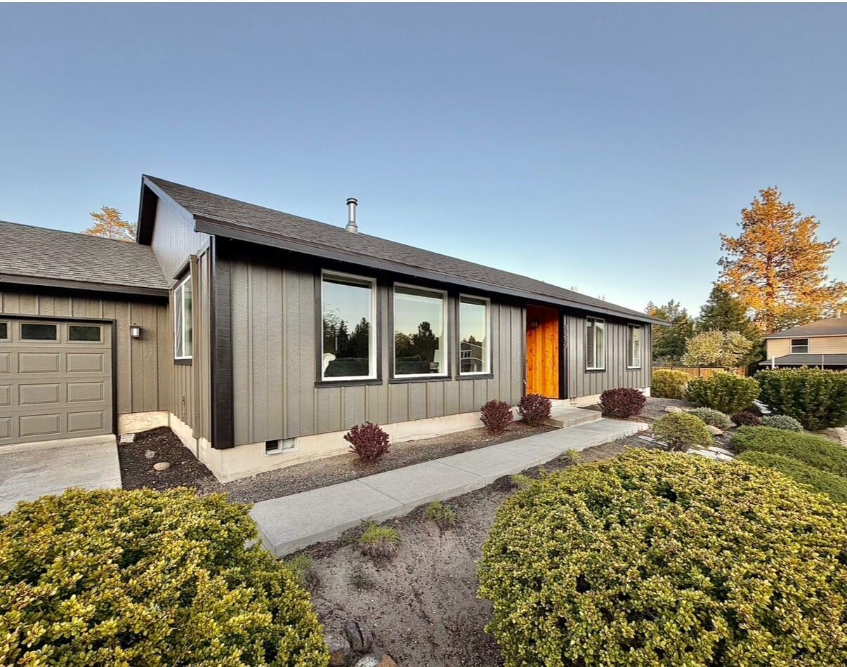 3062 NW Kelly Hill Court — photo
