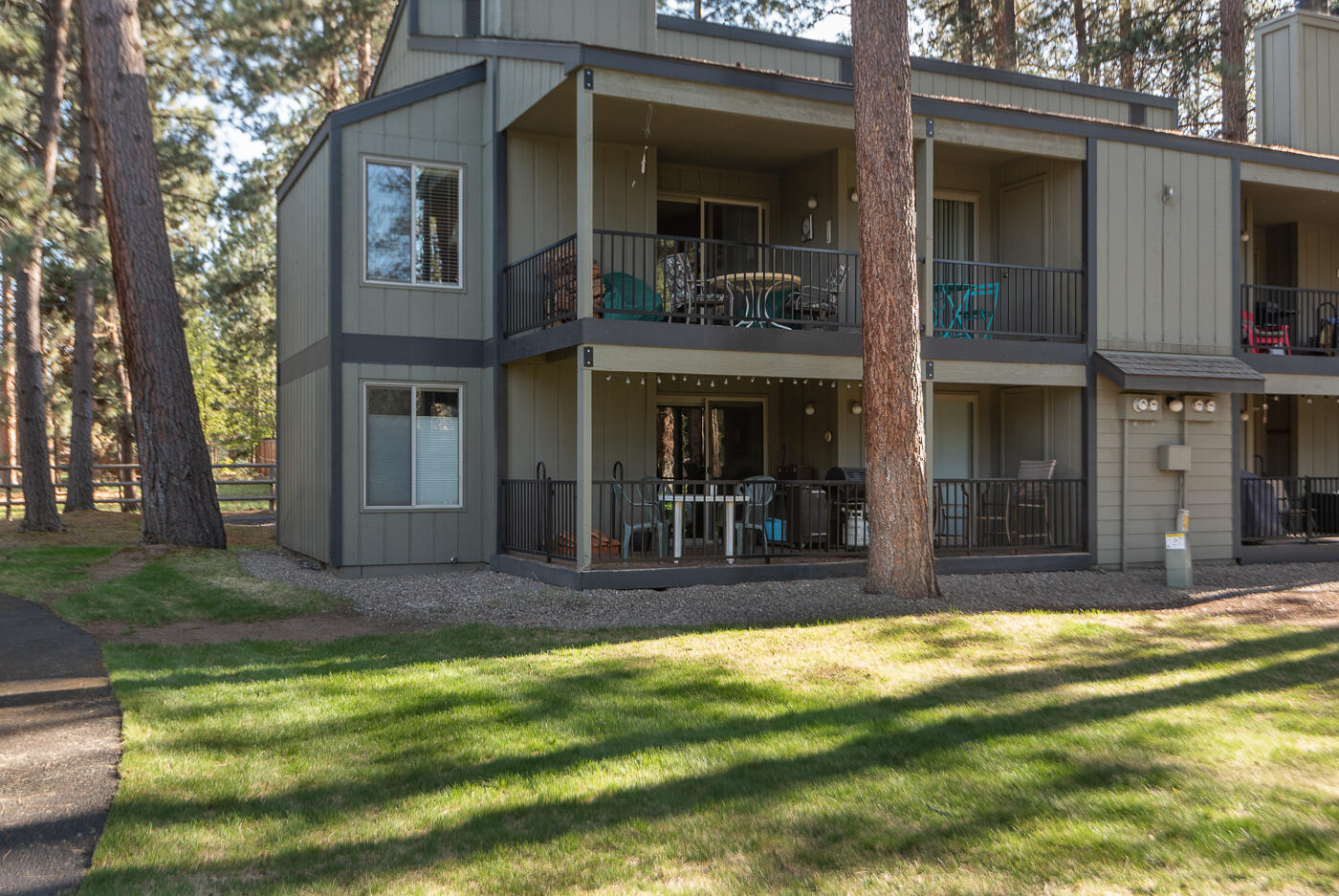 827 E Desperado Trail, Unit 202 — photo