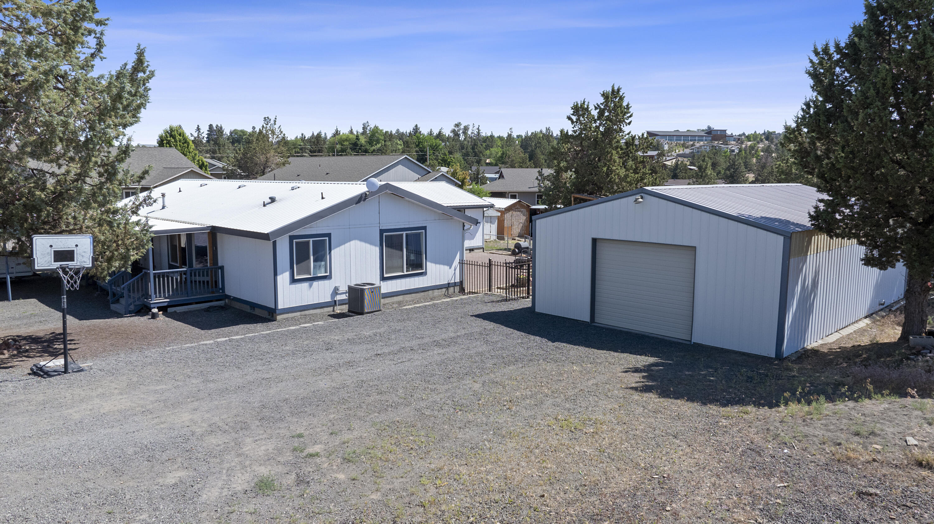 605 SE Kinkade Road — photo