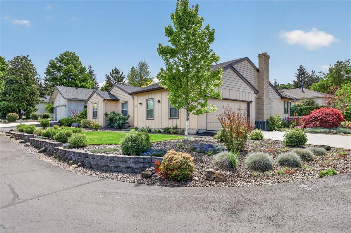 2458 Republic Way — photo