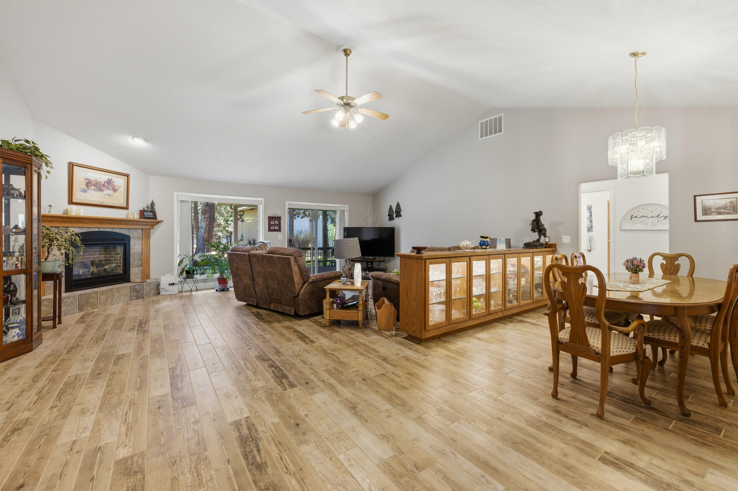 51730 Pine Loop Drive, La Pine, OR 97739 — photo 2