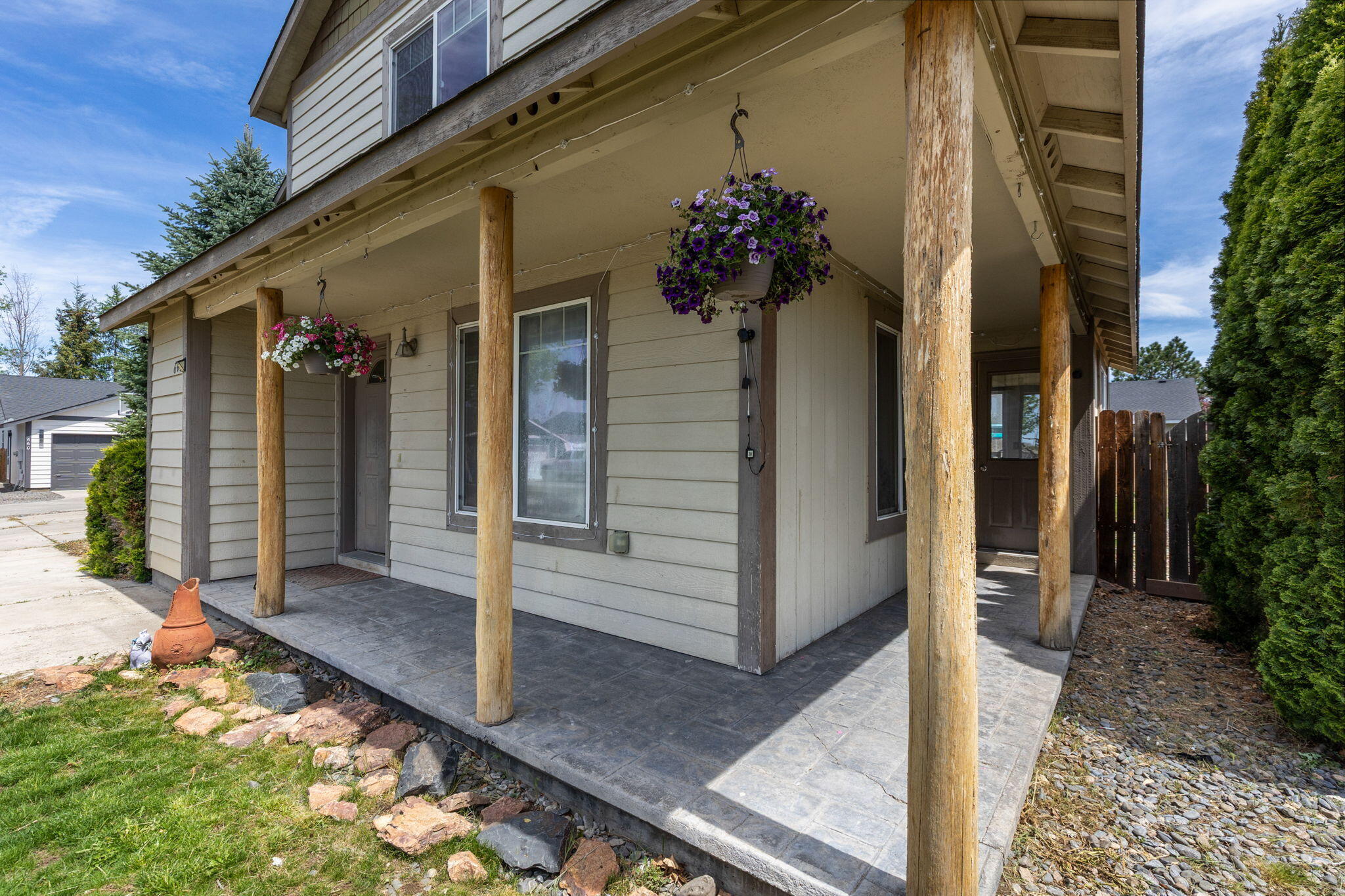 648 NE Cougar Loop — photo