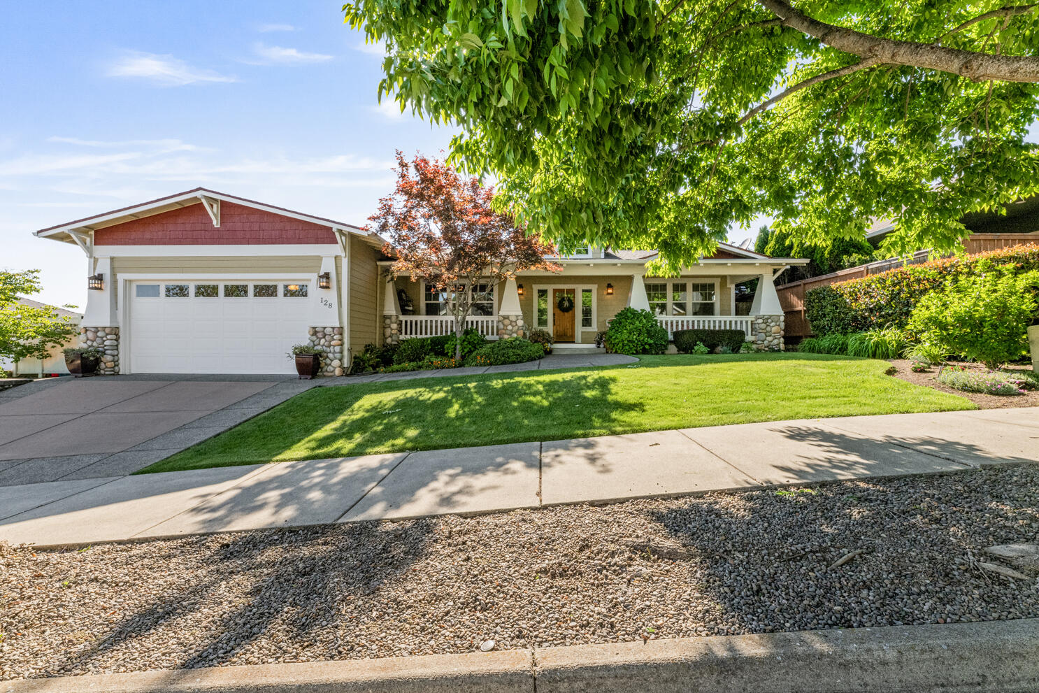 128 Oak Point Drive — photo
