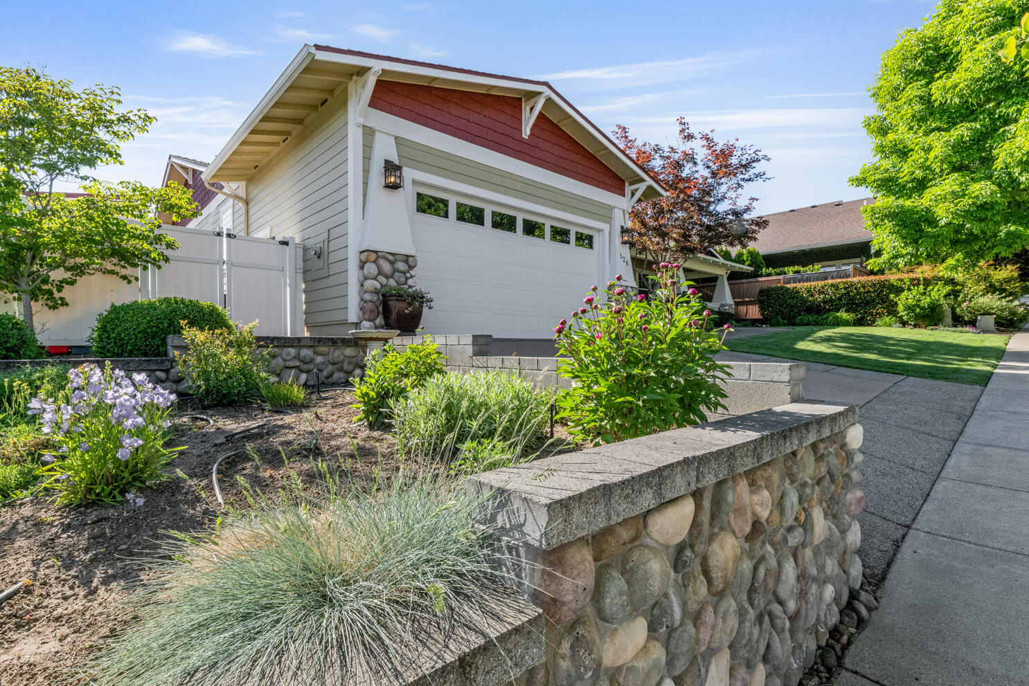 128 Oak Point Drive, Eagle Point, OR 97524 — photo 2