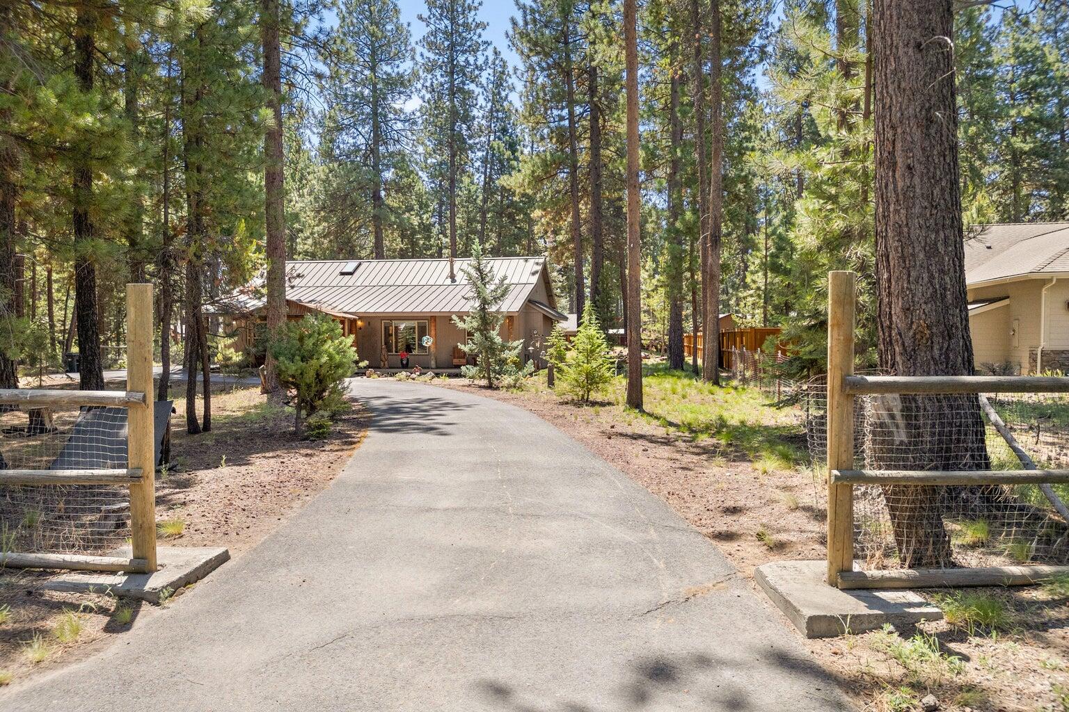 17149 Norwalk Road — photo