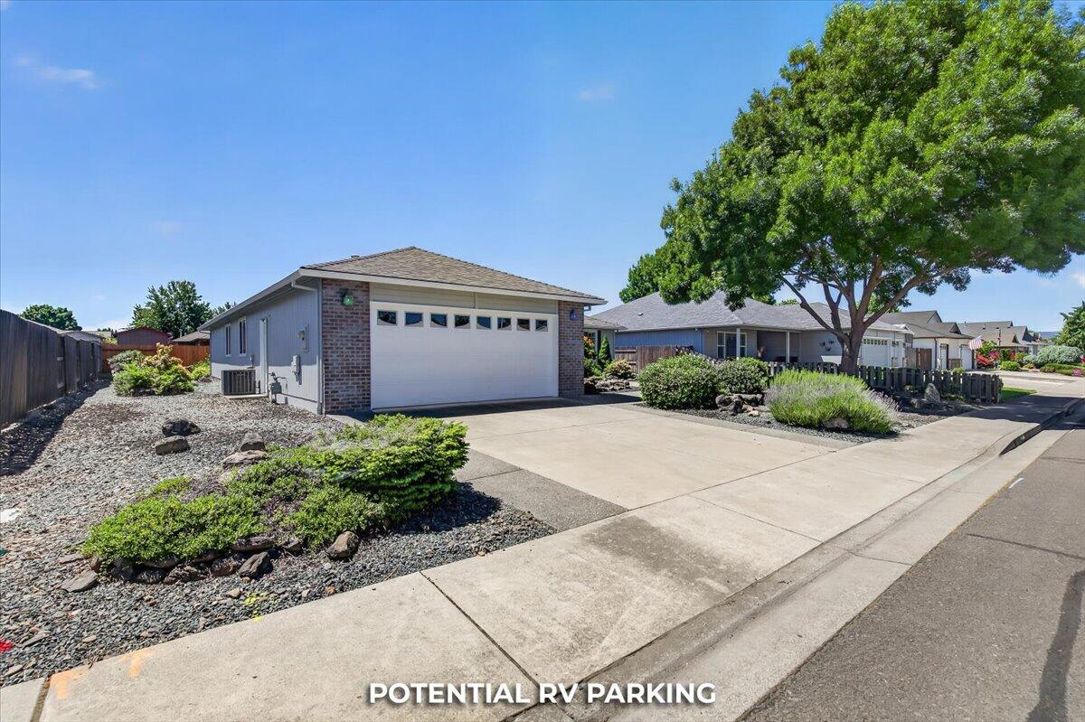 2618 Rabun Way, Central Point, OR 97502 — photo 3