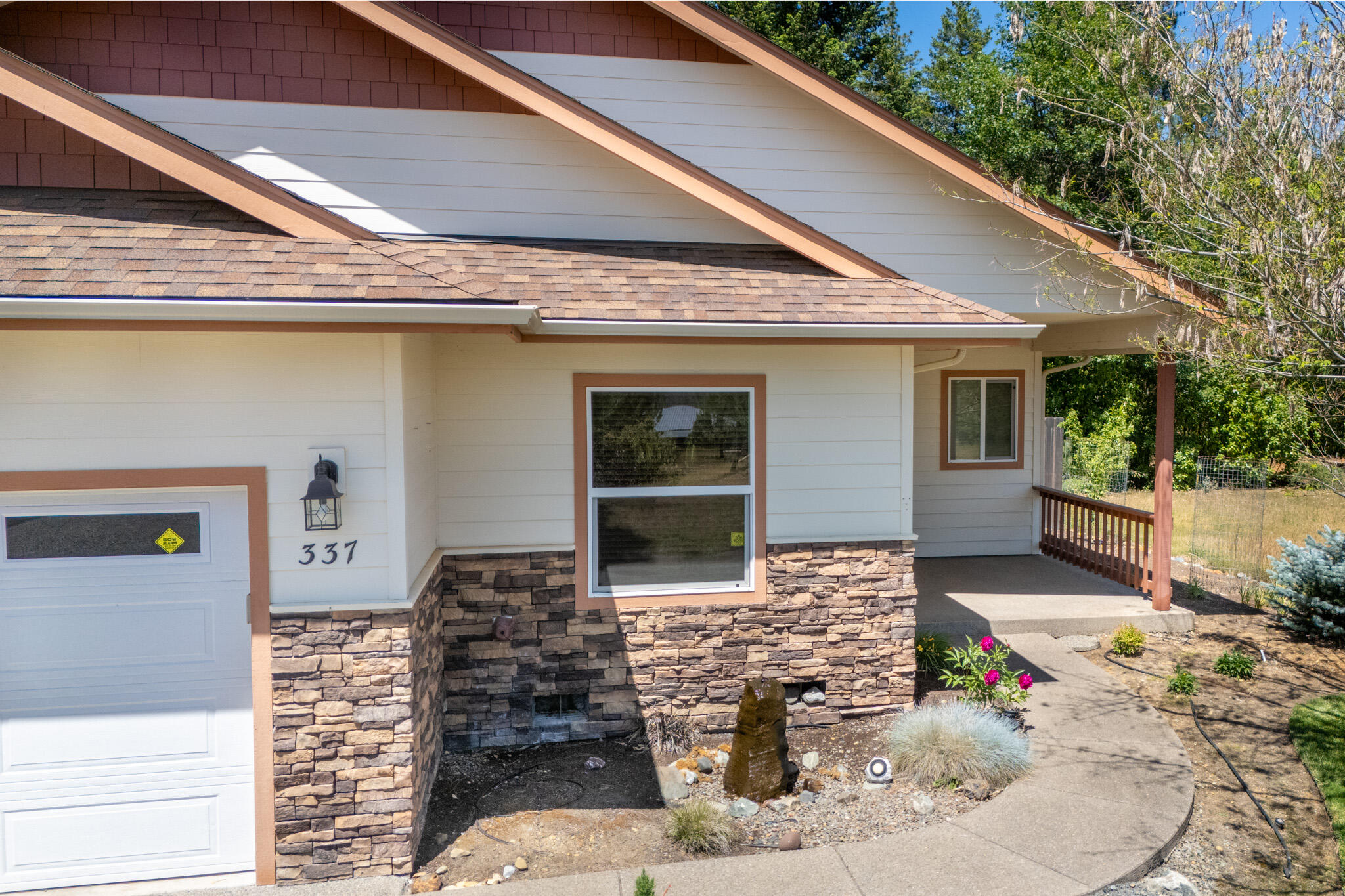337 Cedar Ridge Drive, Cave Junction, OR 97523 — photo 2
