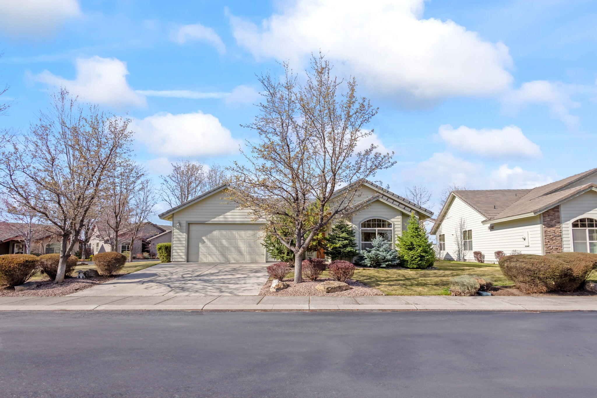 1726 NW Cliff Side Way — photo
