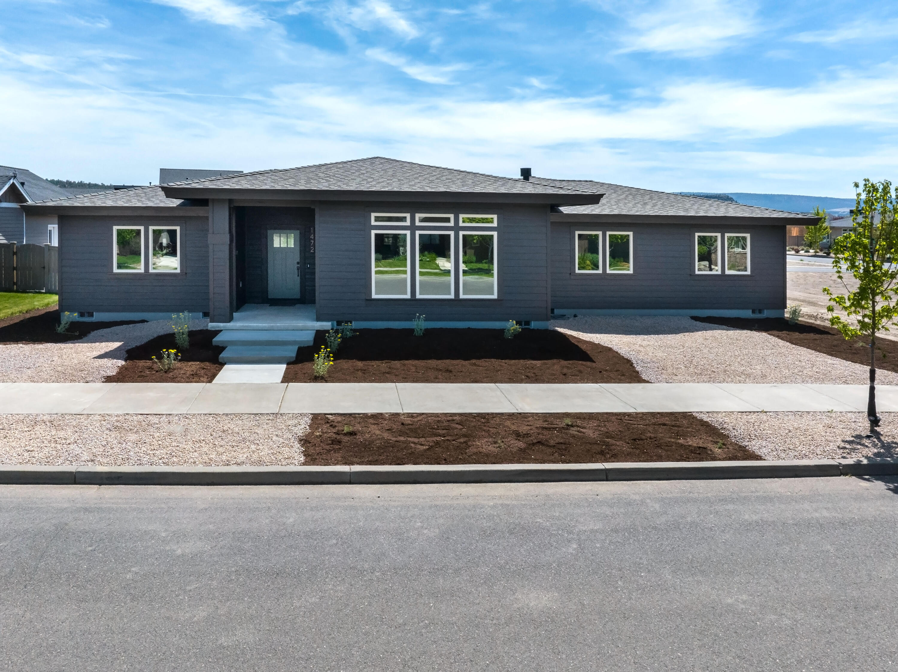 1472 NE Hudspeth Road — photo
