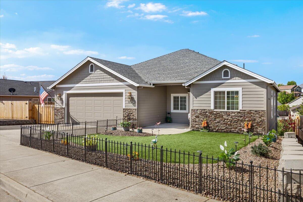 1174 Highlands Drive — photo
