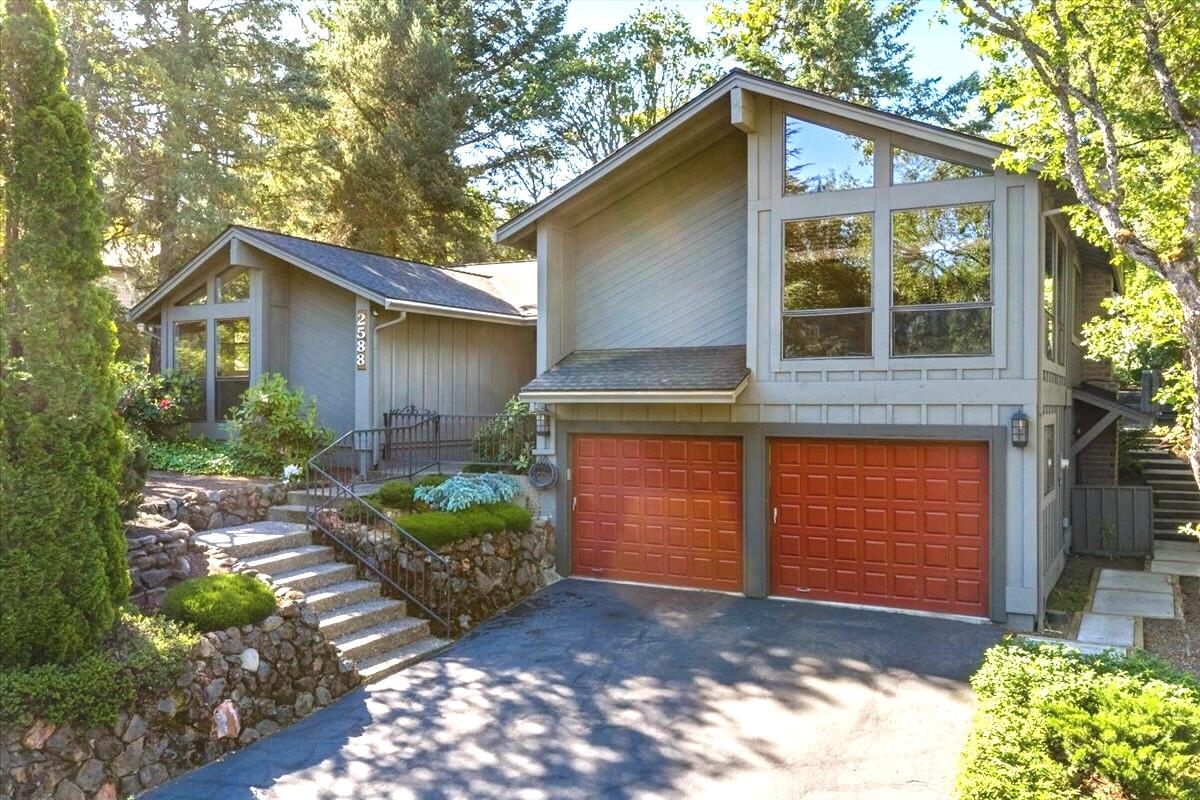 2588 Congress Way — photo