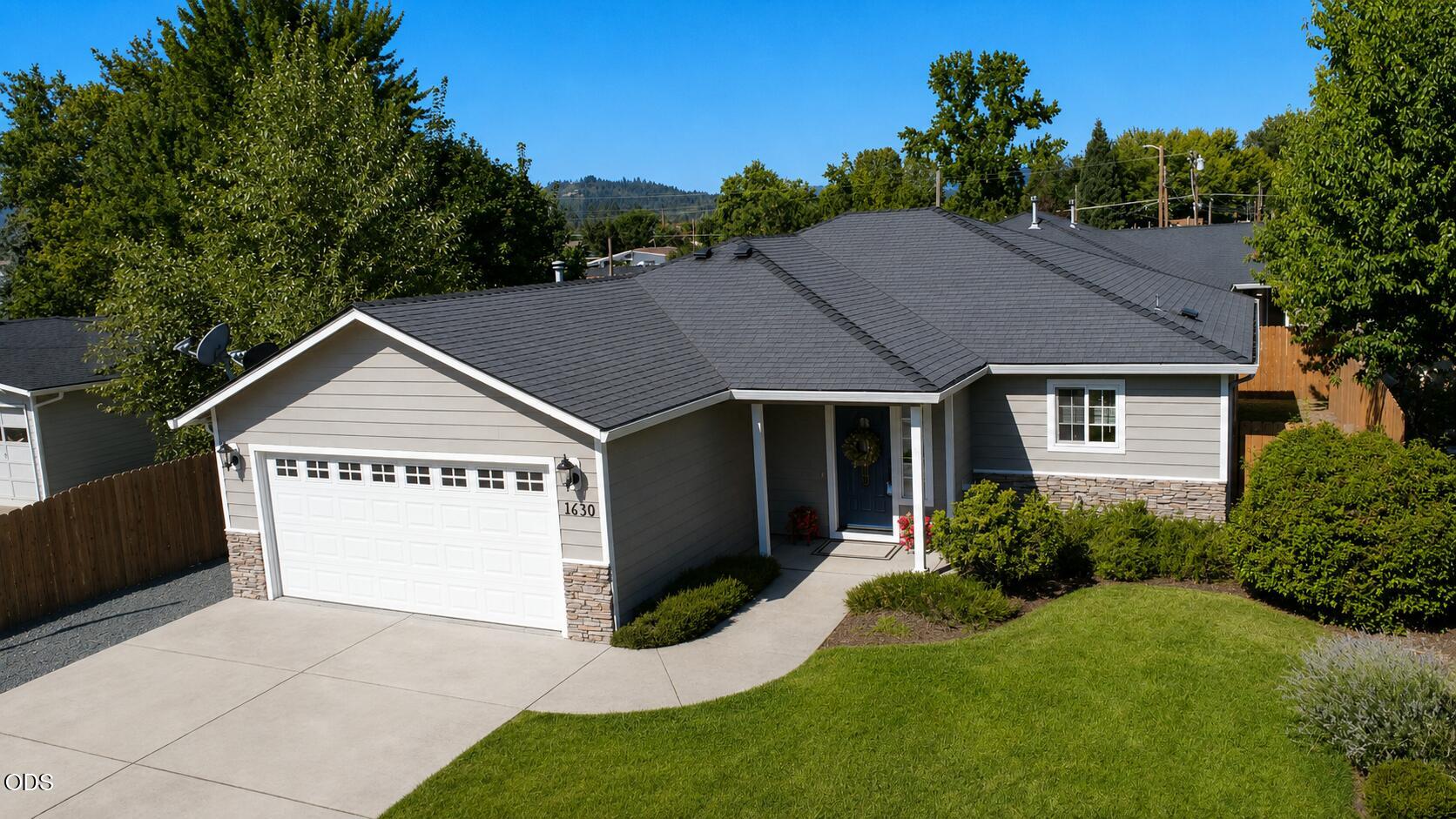 1630 Medart Lane — photo