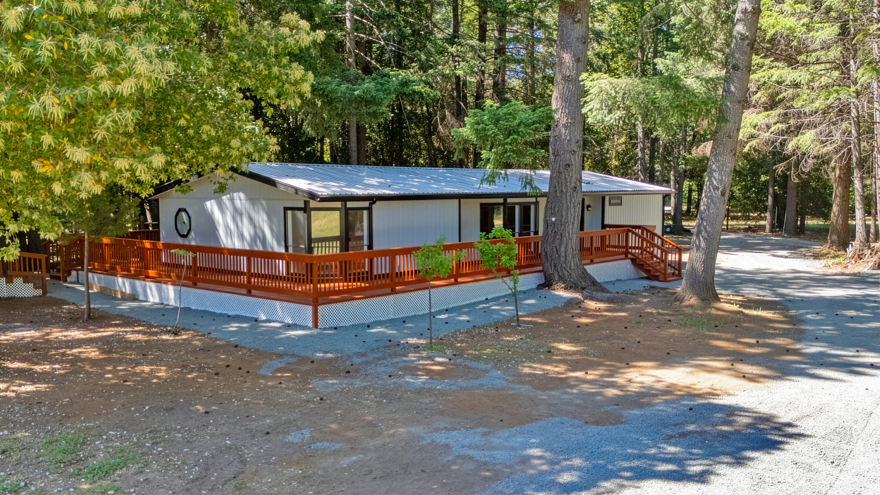 601 Pinewood Way — photo