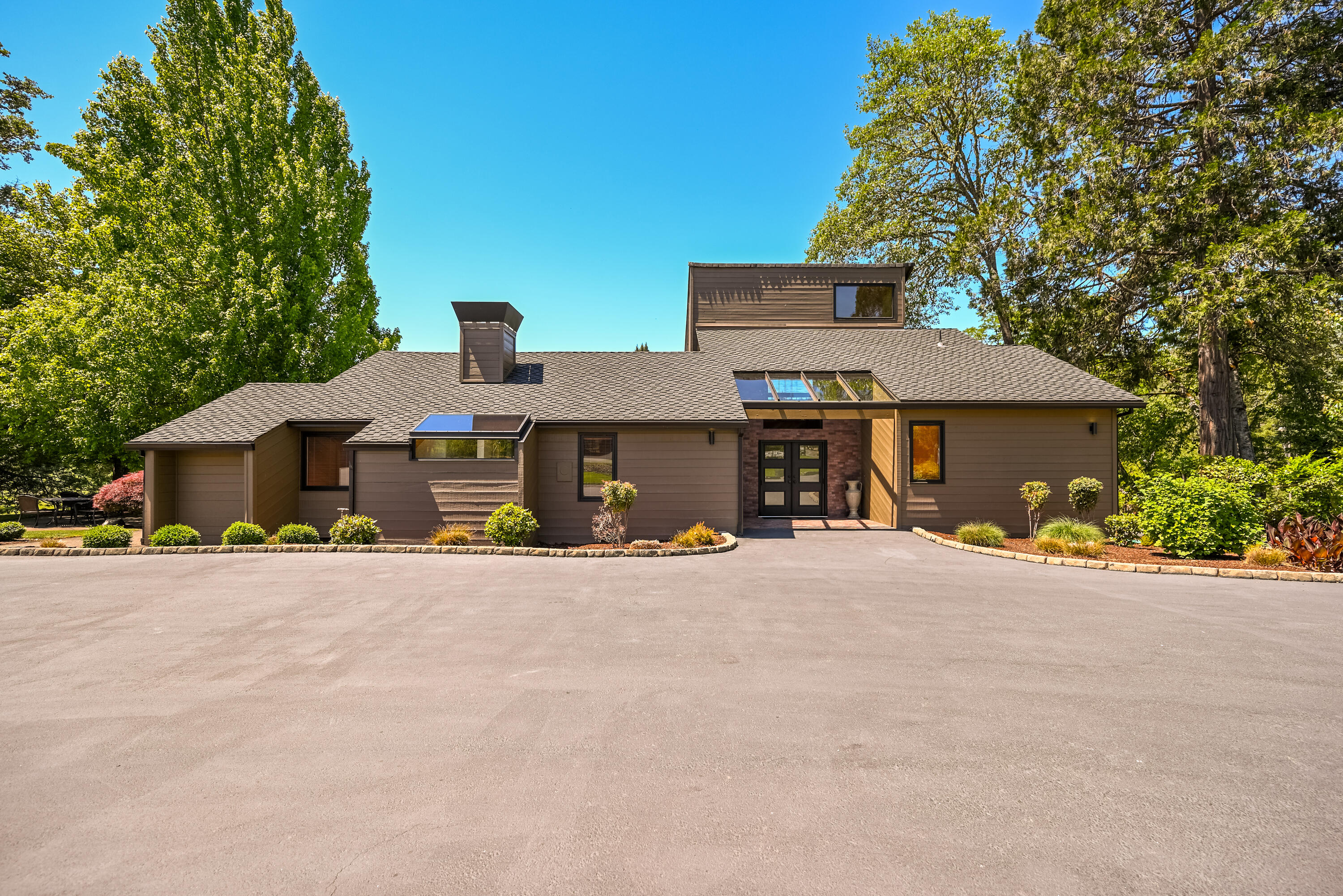 2546 Fisher Road — photo