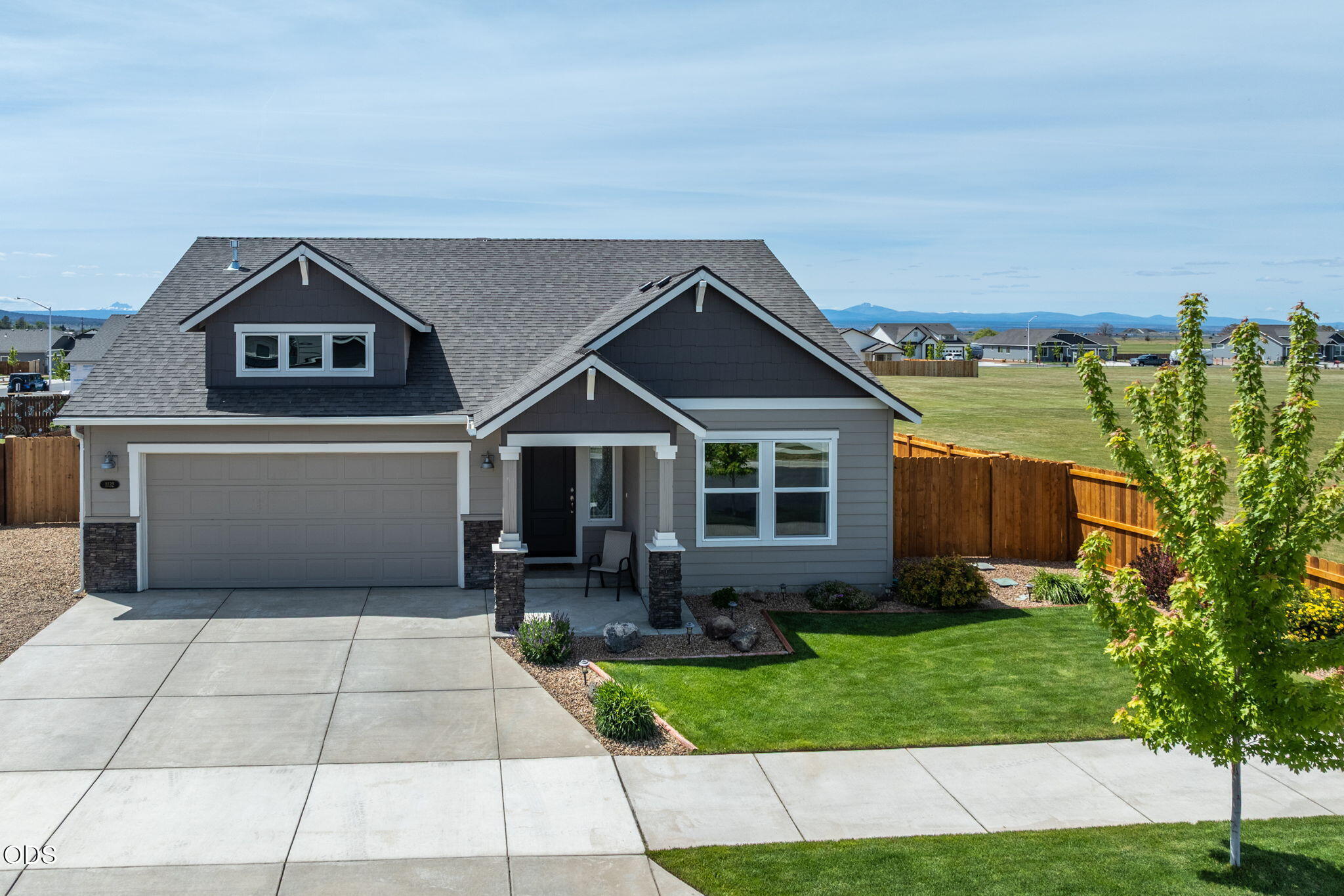 1132 NW Golf Course Drive — photo