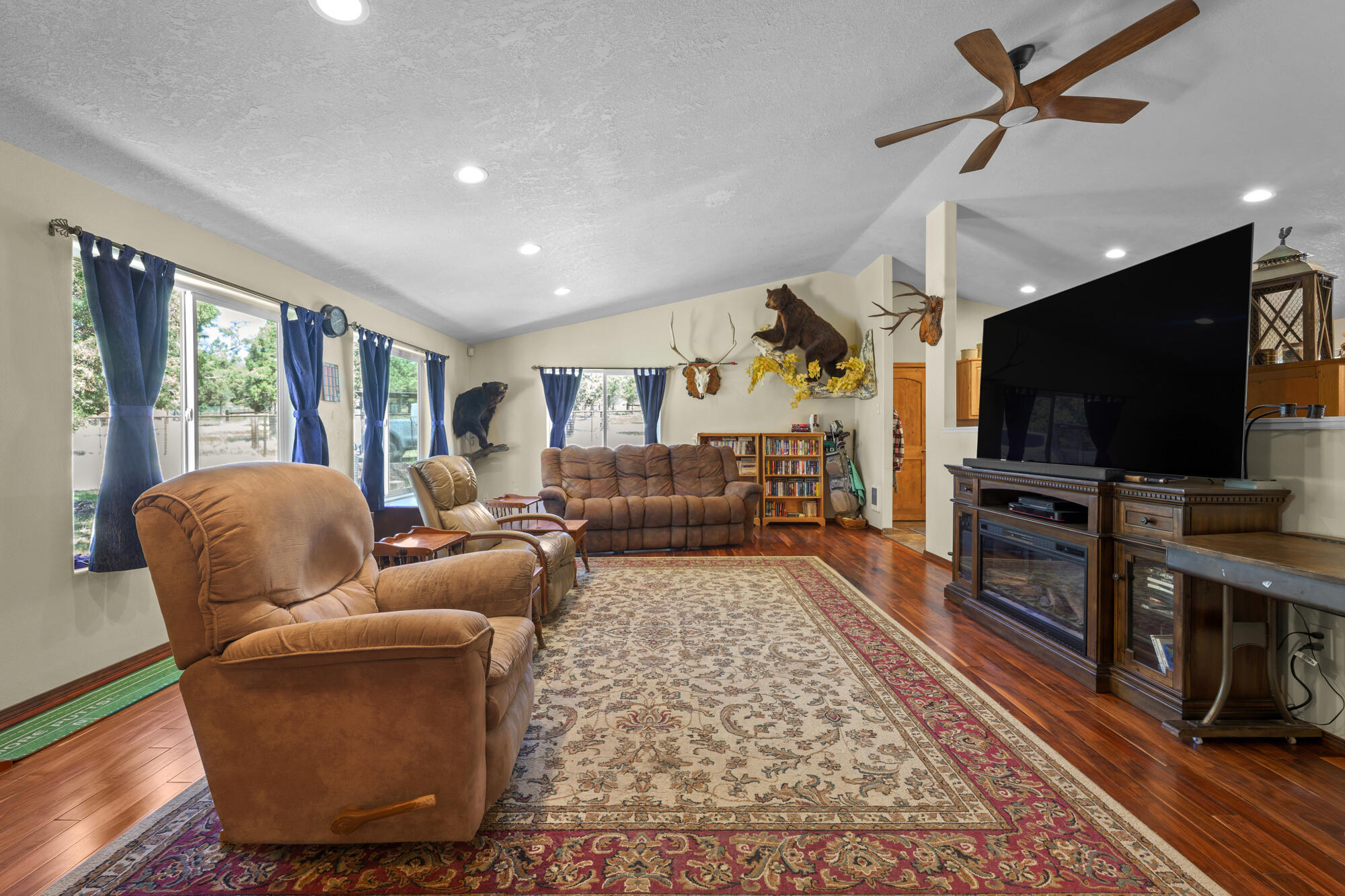 12186 SE Juniper Canyon Road — photo