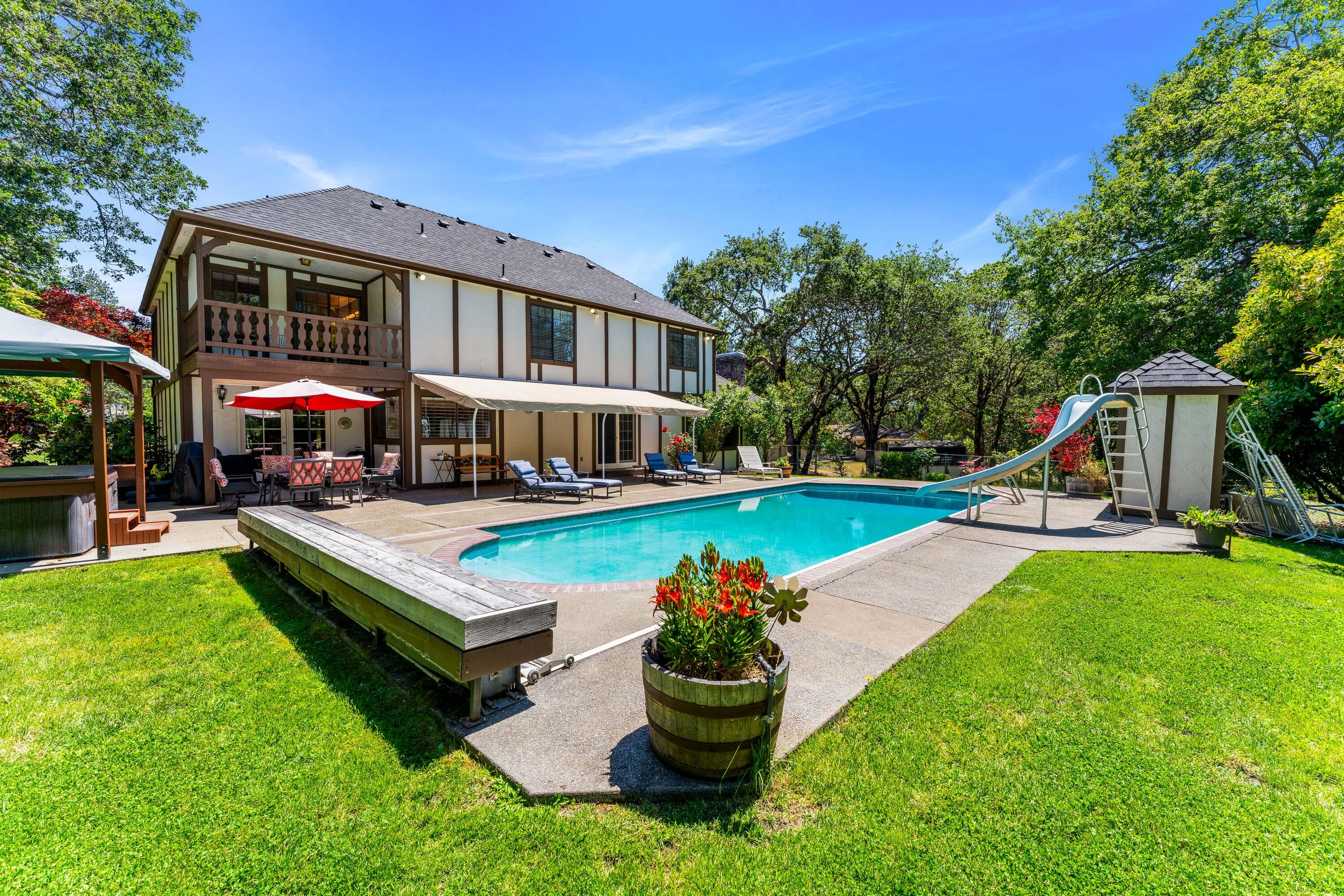 180 Horseshoe Drive — photo