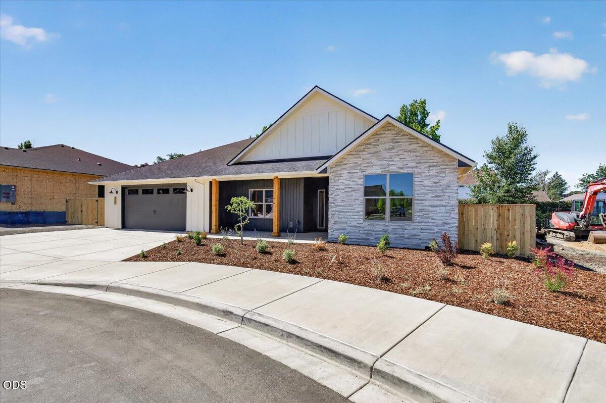 3304 Tree Top Drive — photo