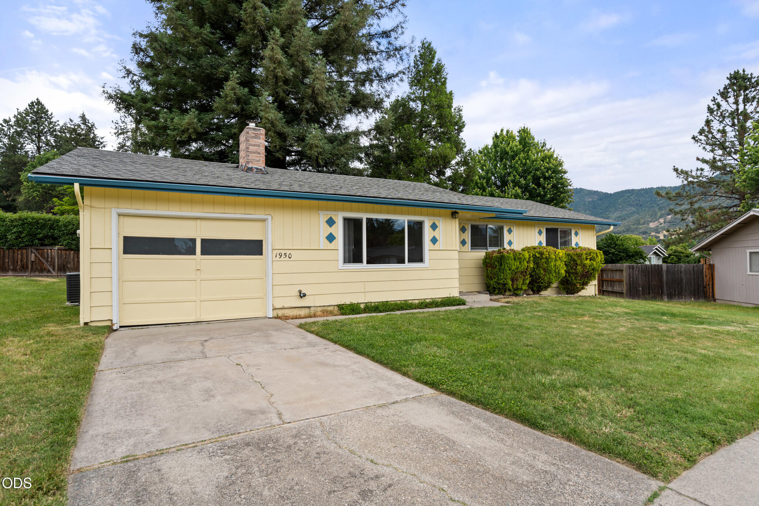 1950 NW Michelle Way — photo
