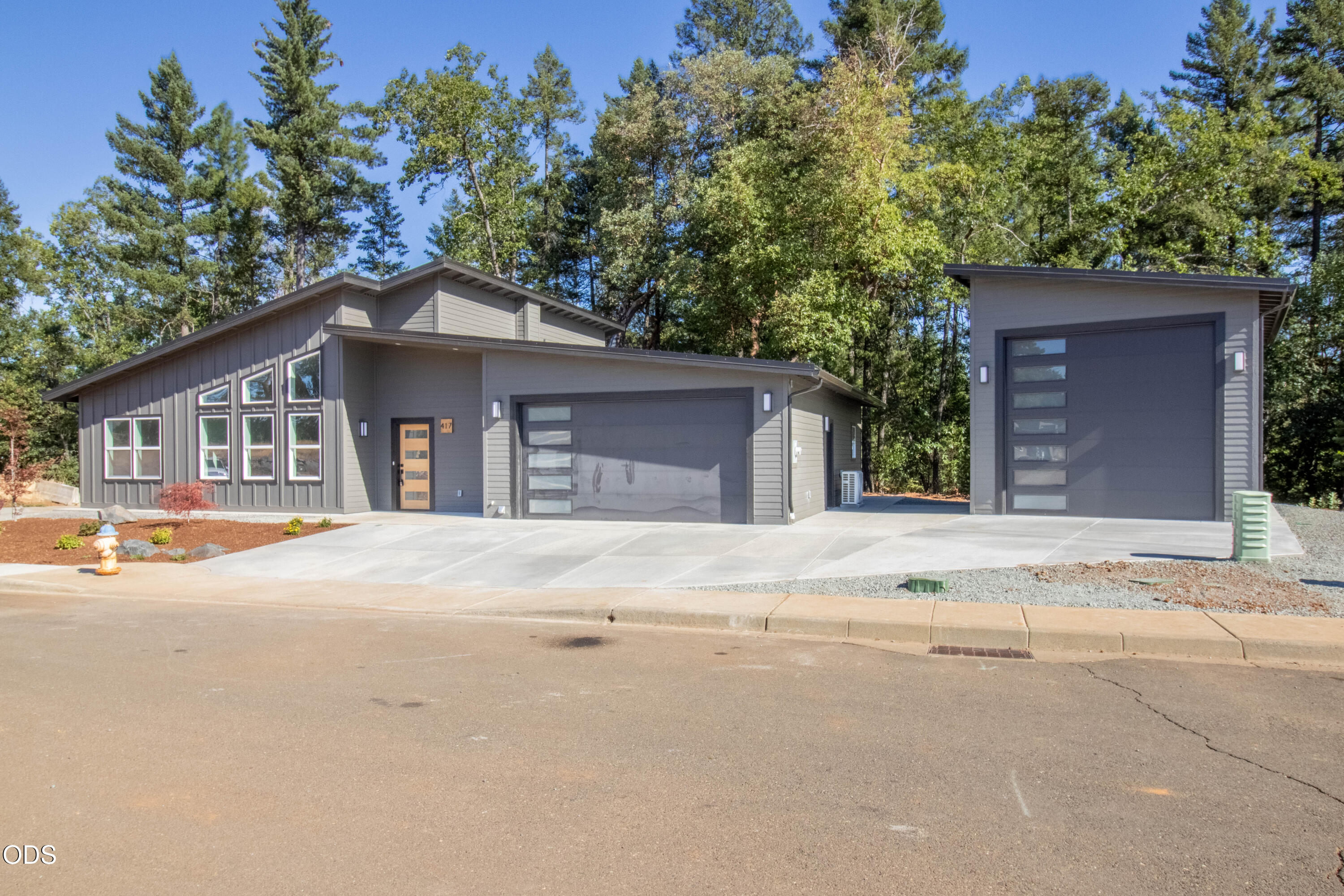 417 Rilynn Lane, Cave Junction, OR 97523 — photo 2