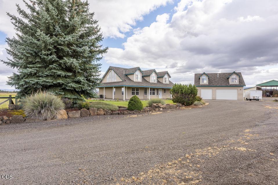 24585 Dodds Road, Bend, OR 97701 — photo 3