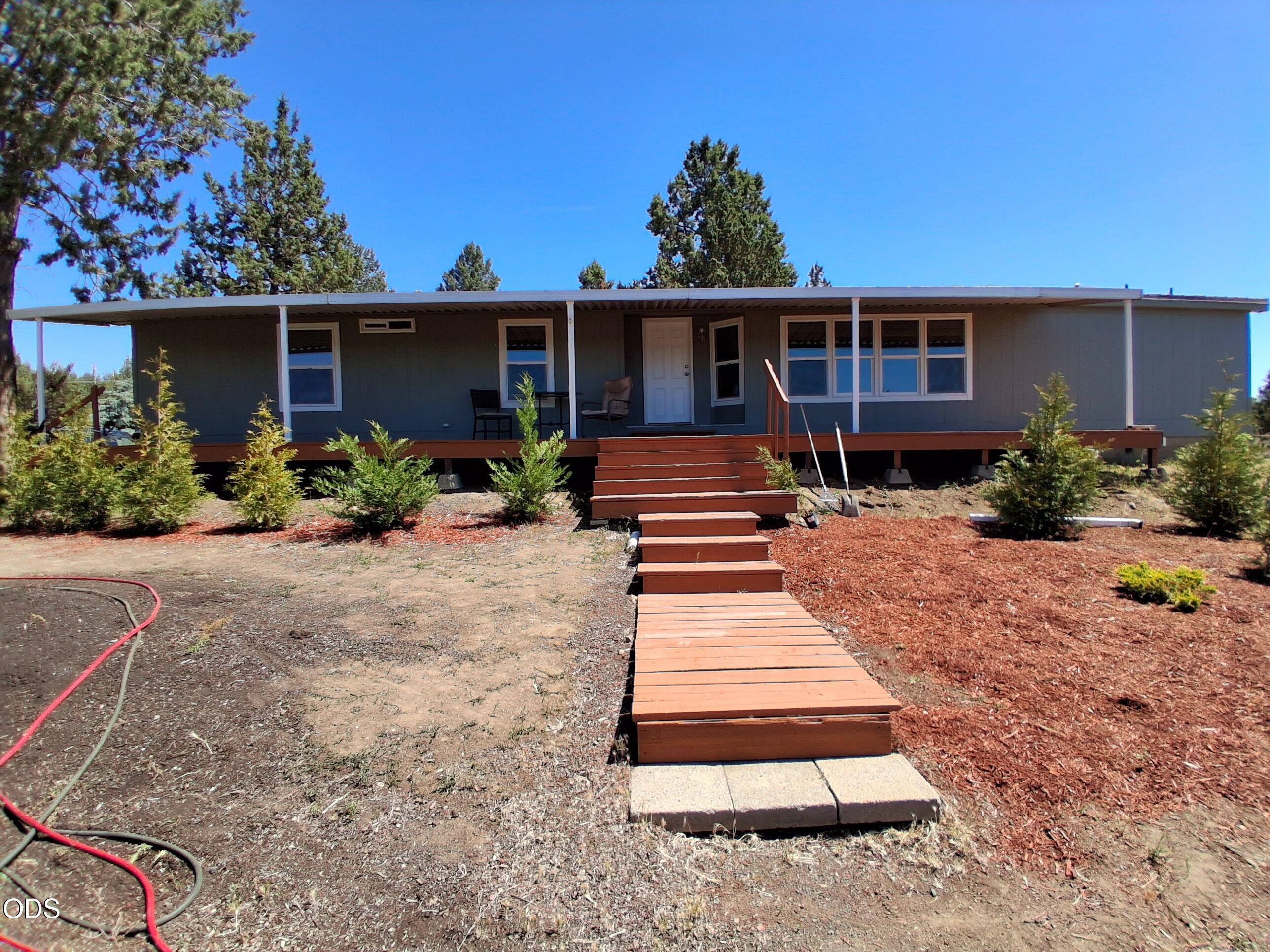 8525 SW Crescent Place — photo