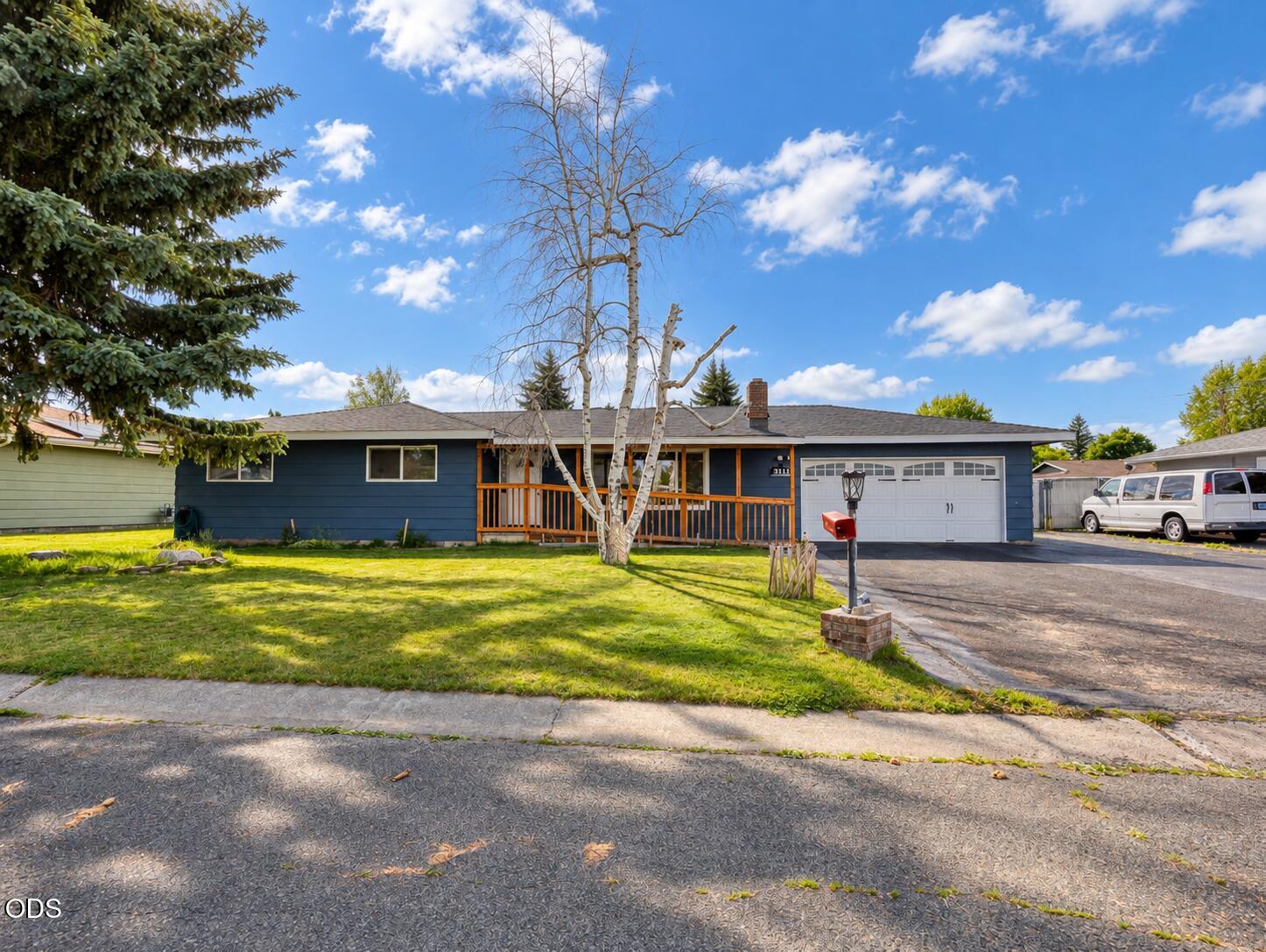 3111 Caroline Street — photo
