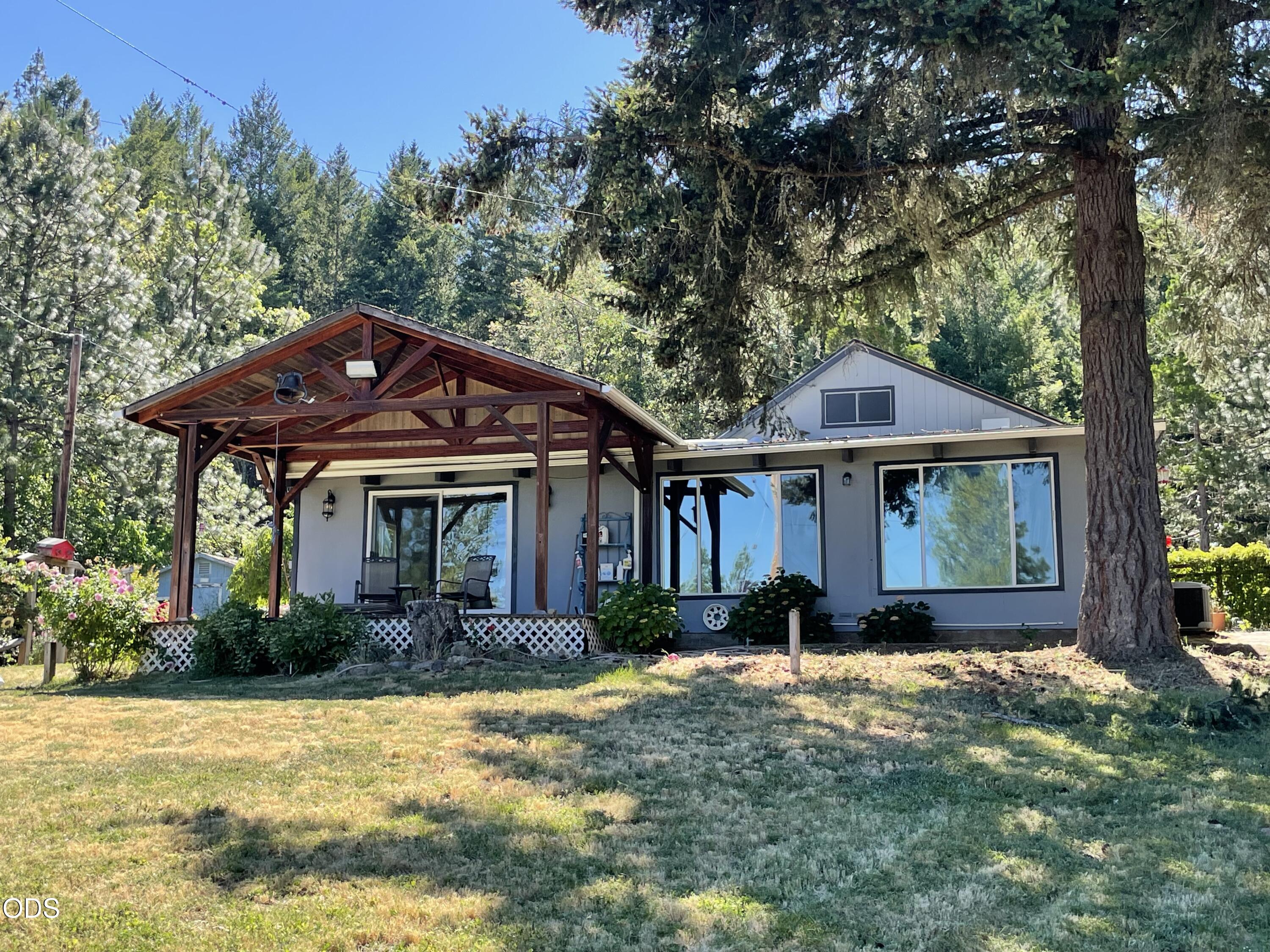 2640 Birdseye Creek Road — photo