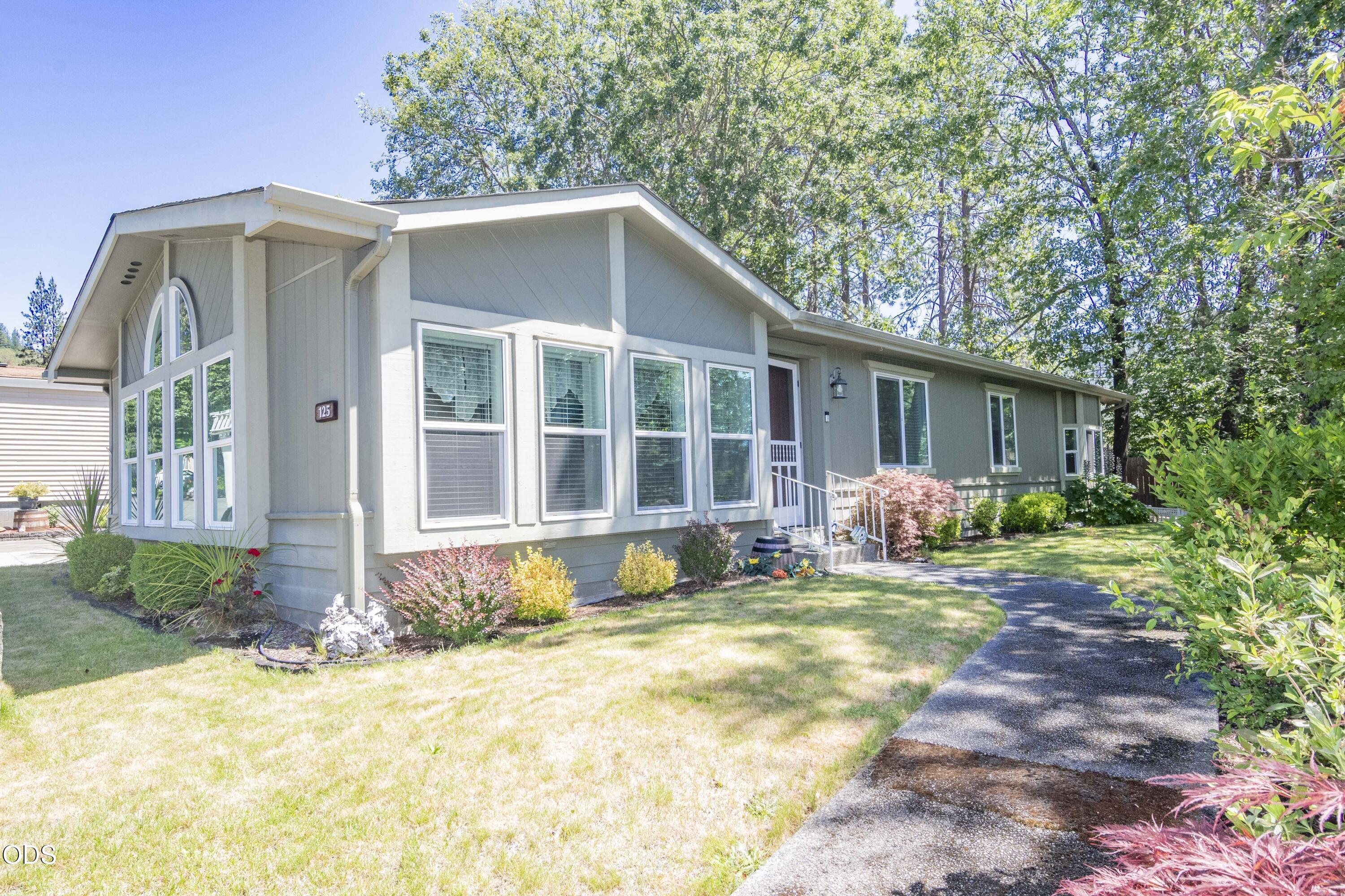 125 NW Wrightwood Circle — photo