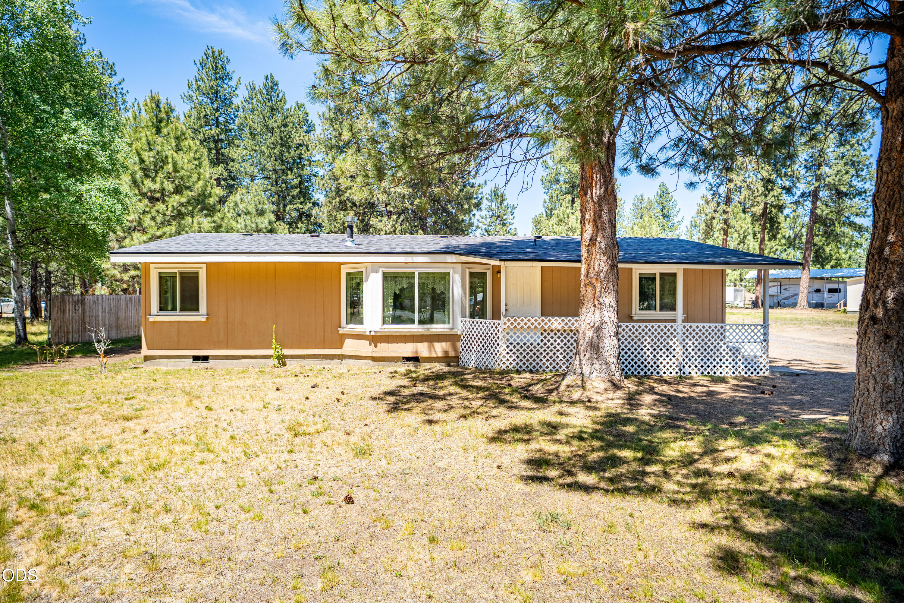 60245 Lakeview Drive — photo