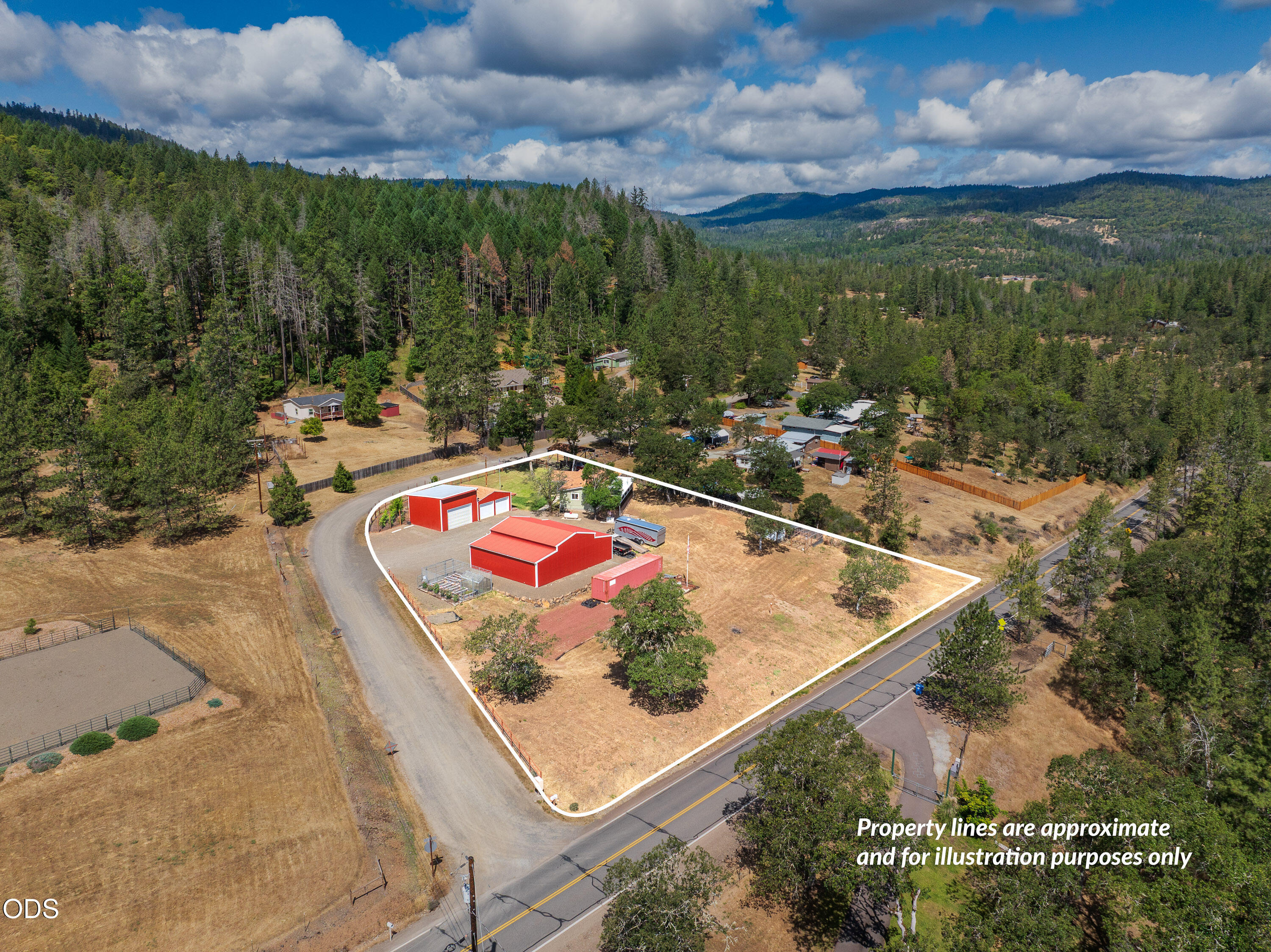 130 Kitty Drive, Eagle Point, OR 97524 — photo 2