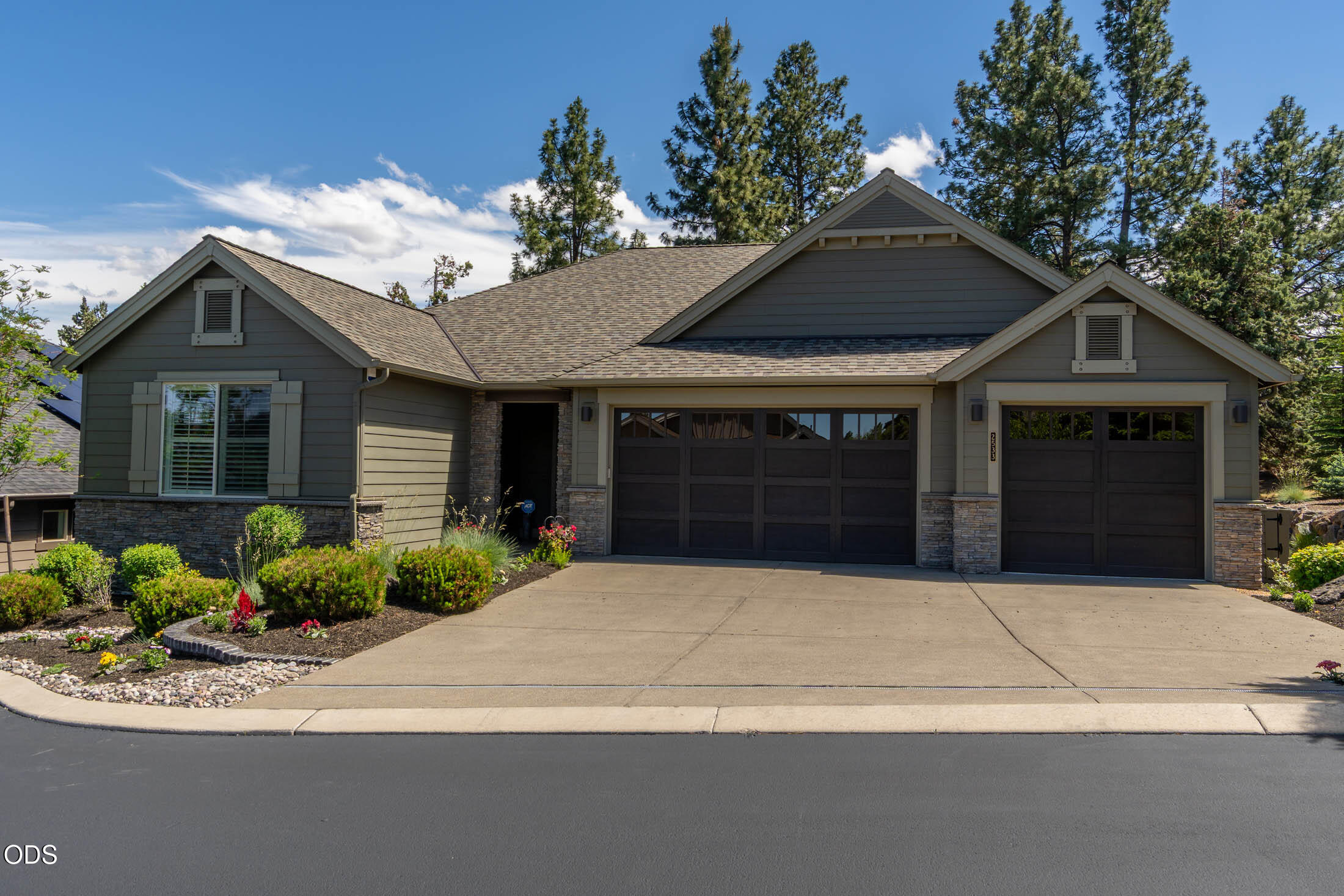 2533 NW Pine Terrace Drive — photo