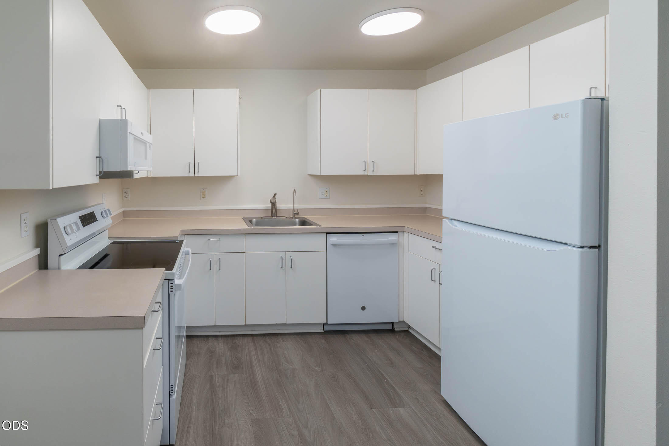 1031 SE 4th Street, Apt 23 — photo