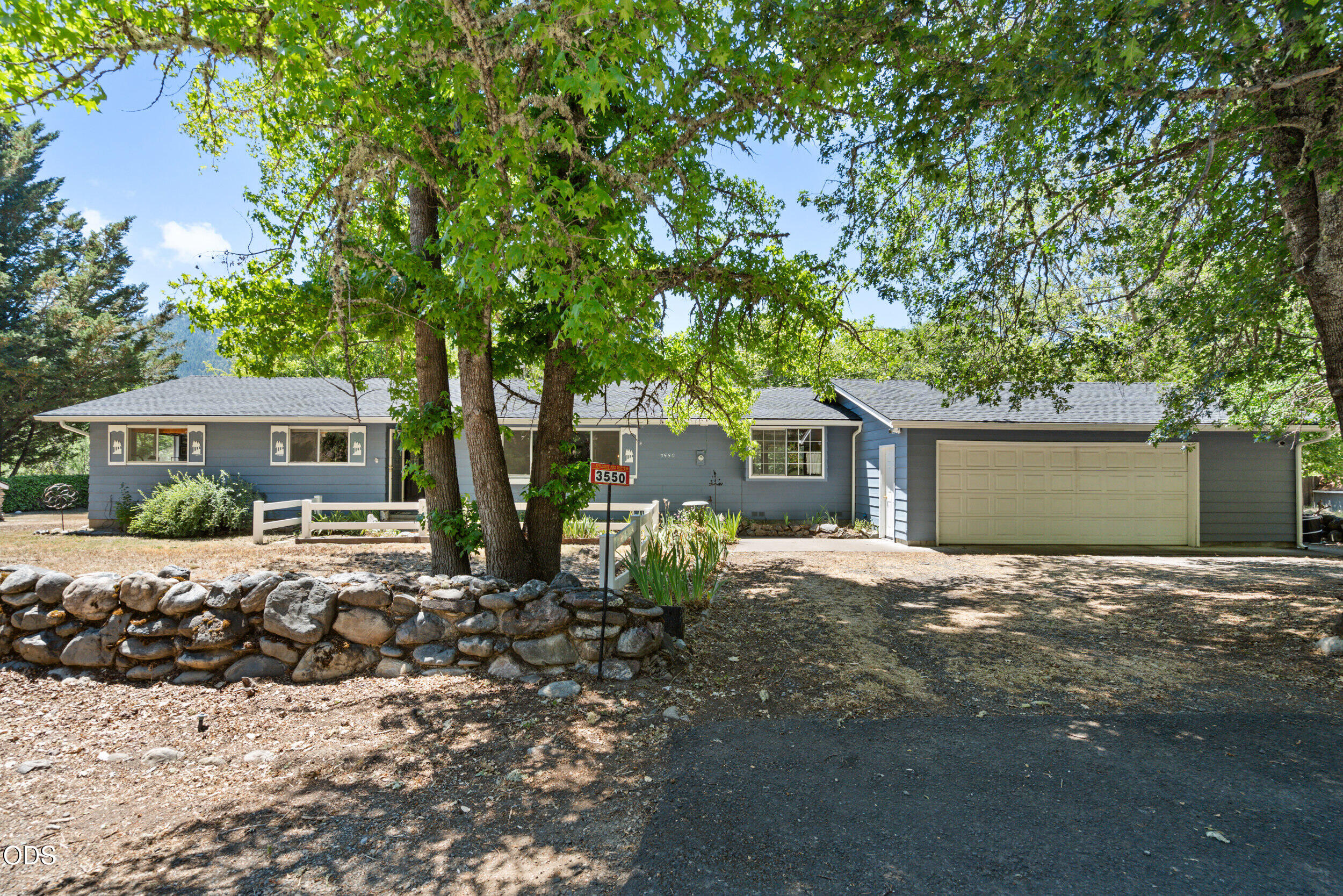3550 Upper Applegate Road — photo