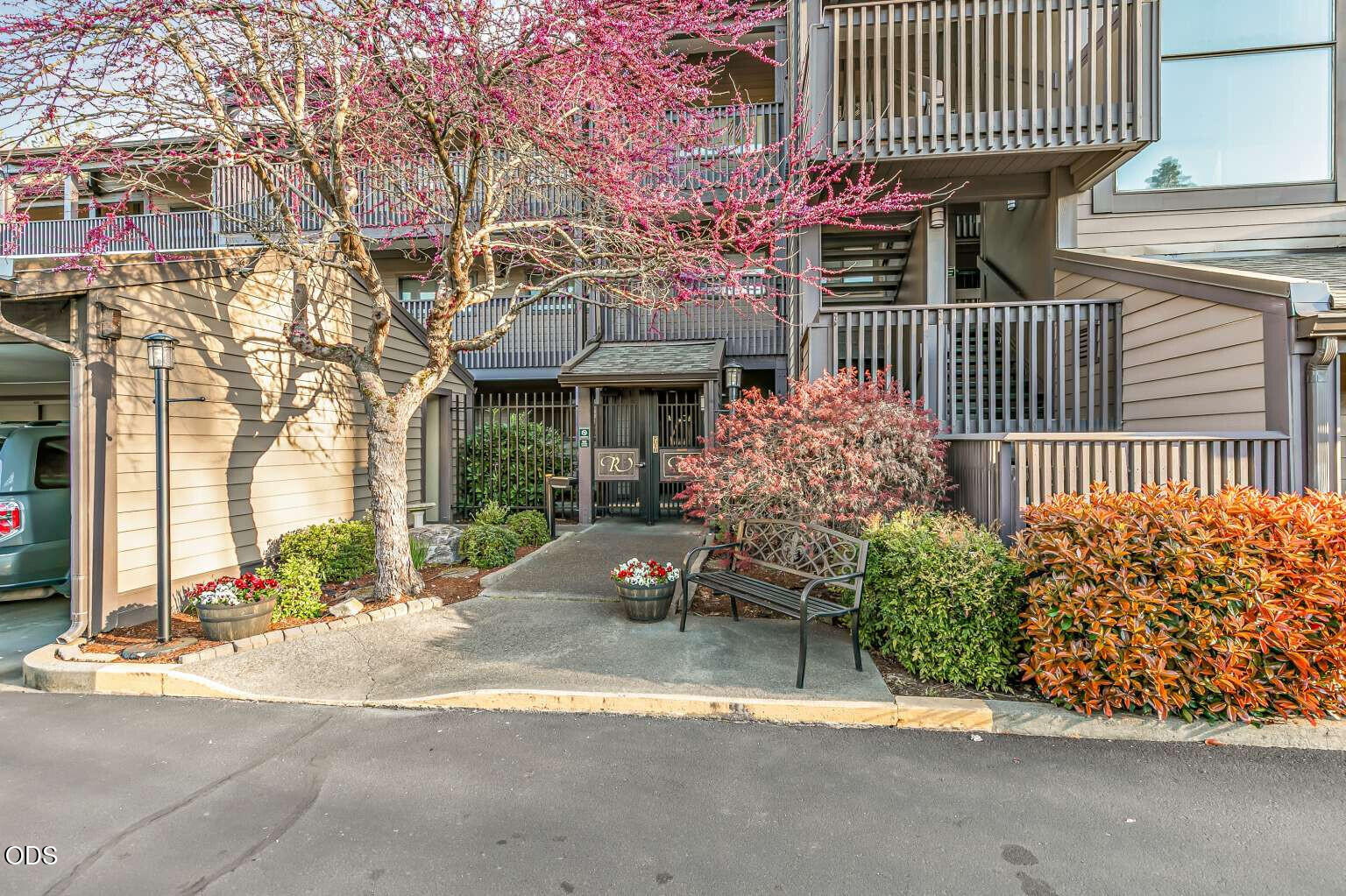 115 Rogue River Highway, Apt 302 — photo