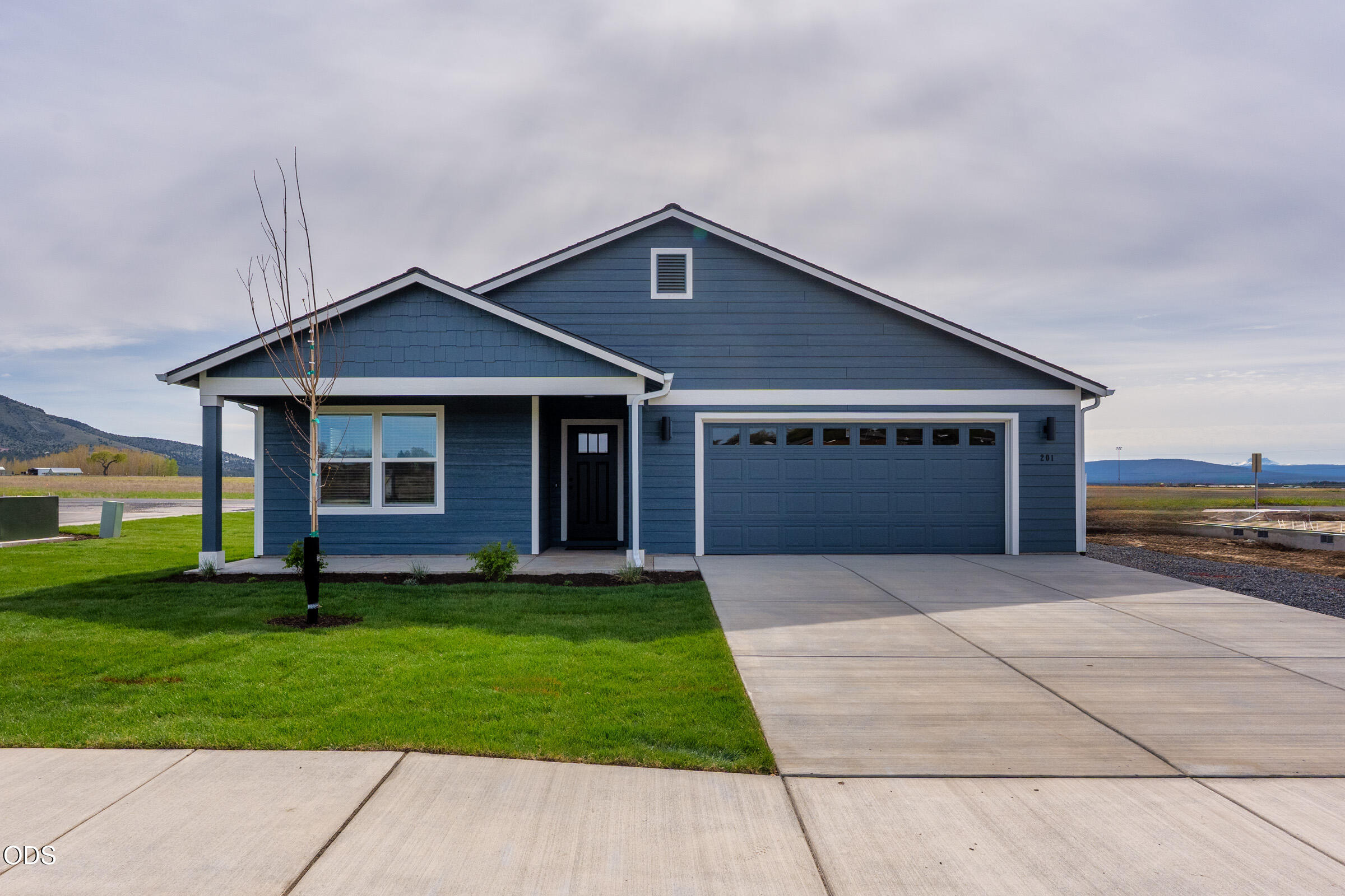 201 SE Peppermint Loop, Culver, OR 97734 — photo 2