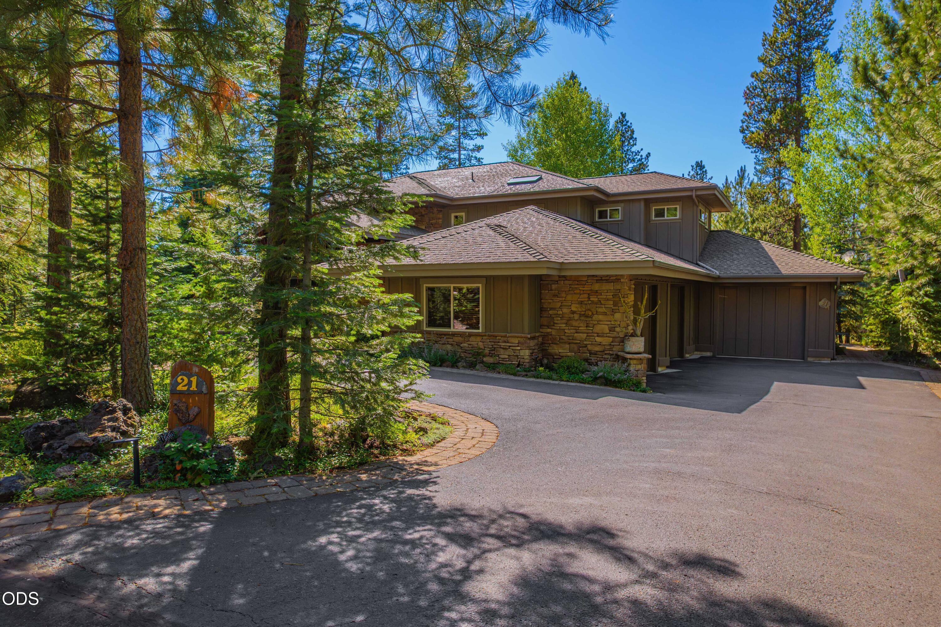 57733 Wallowa Loop, Sunriver, OR 97707 — photo 2