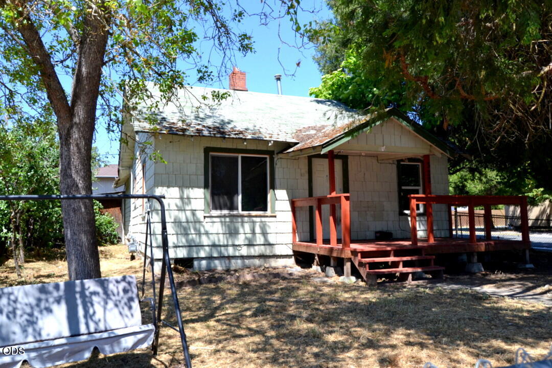 322 SE L Street — photo