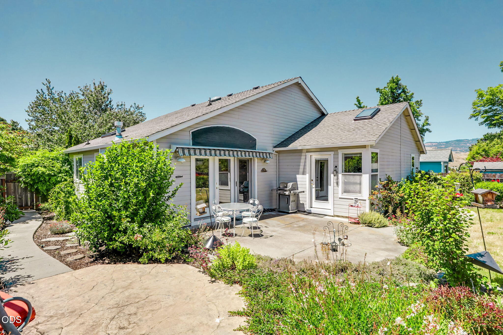426 Parkside Drive — photo