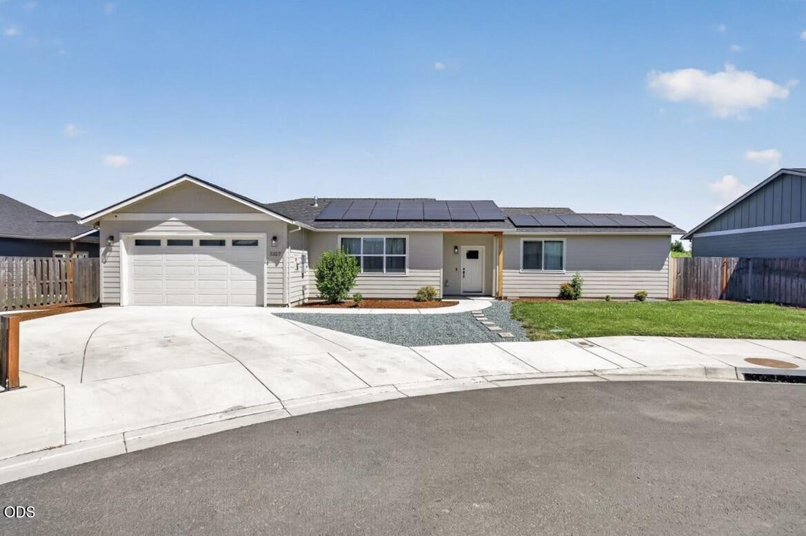 3327 Kingsbury Drive — photo