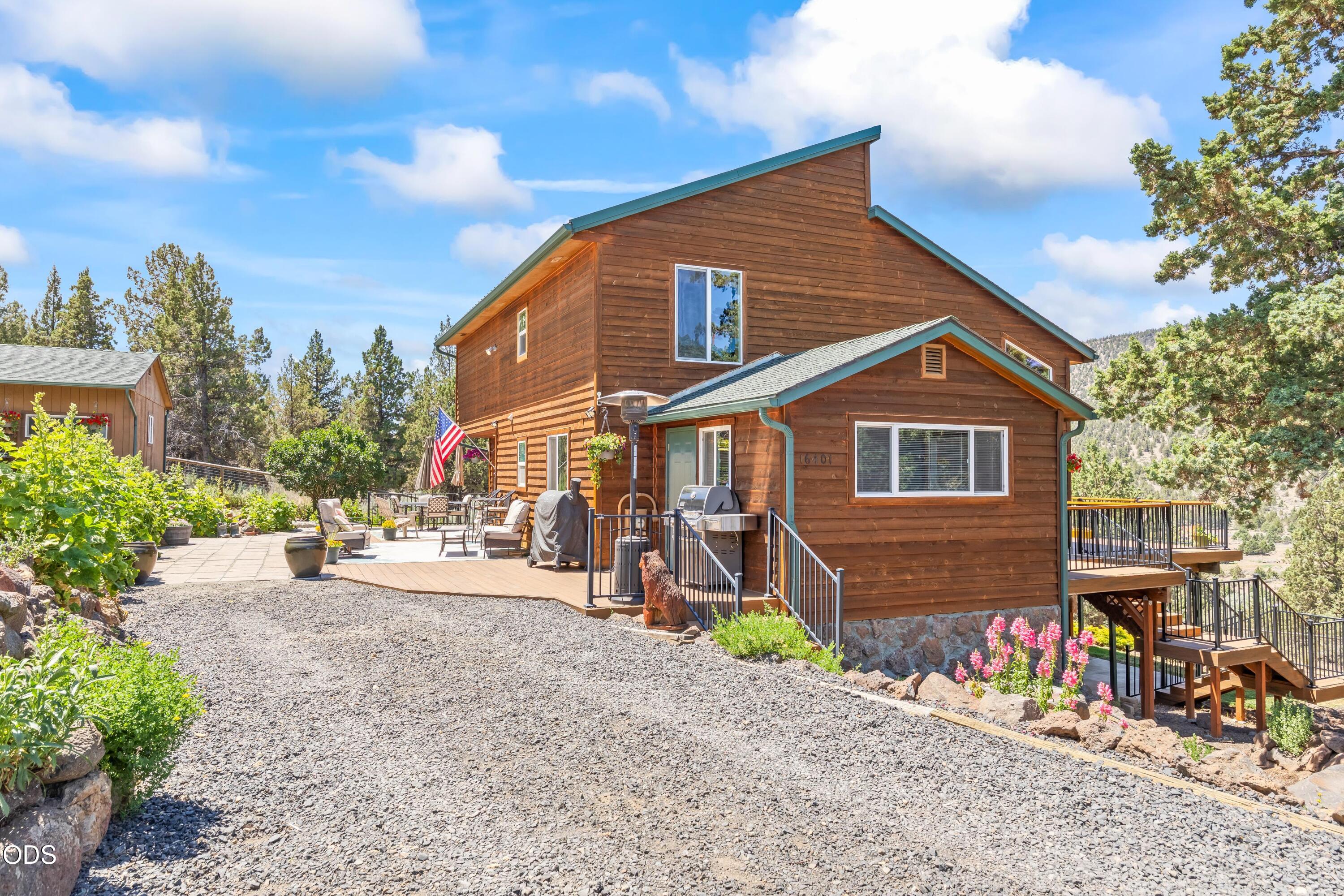16401 SE Bobcat Lane — photo