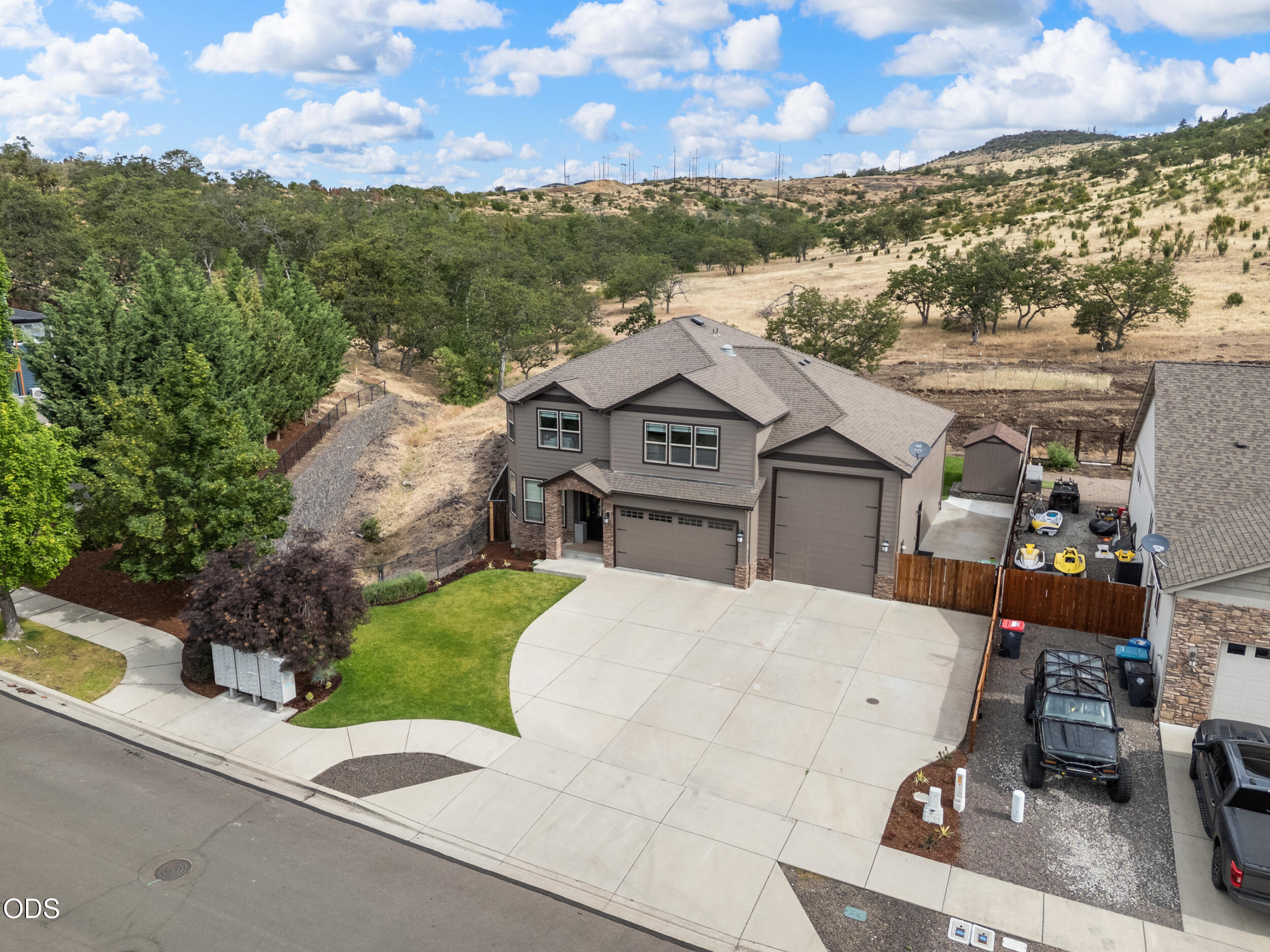 4401 Vista Pointe Drive — photo