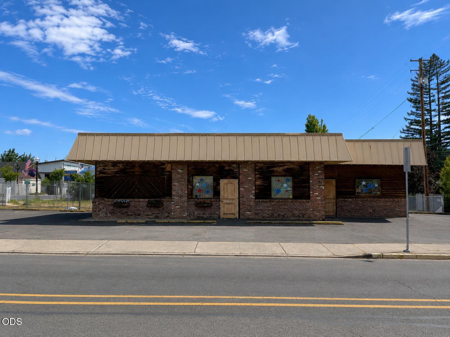 414 E Pine Street, Central Point, OR 97502 — photo 3