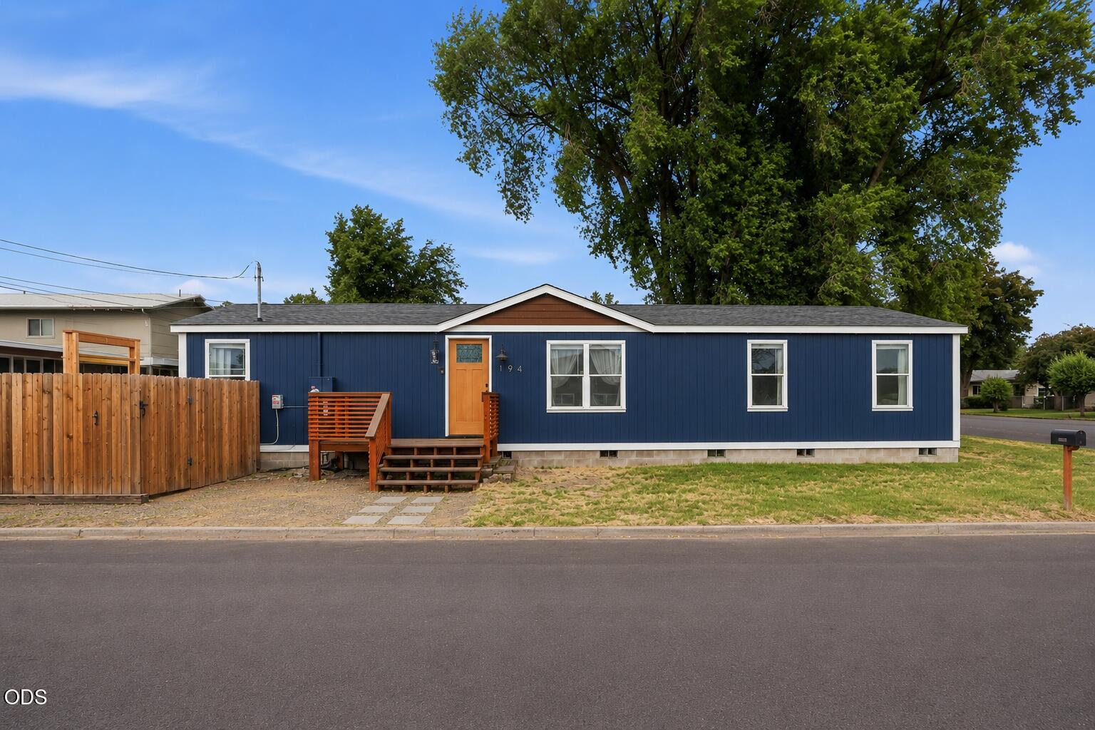194 SE Garner Street — photo