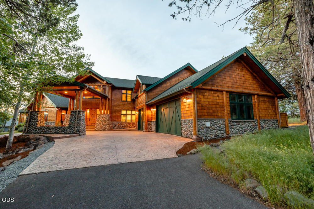 6439 Coopers Hawk Road — photo