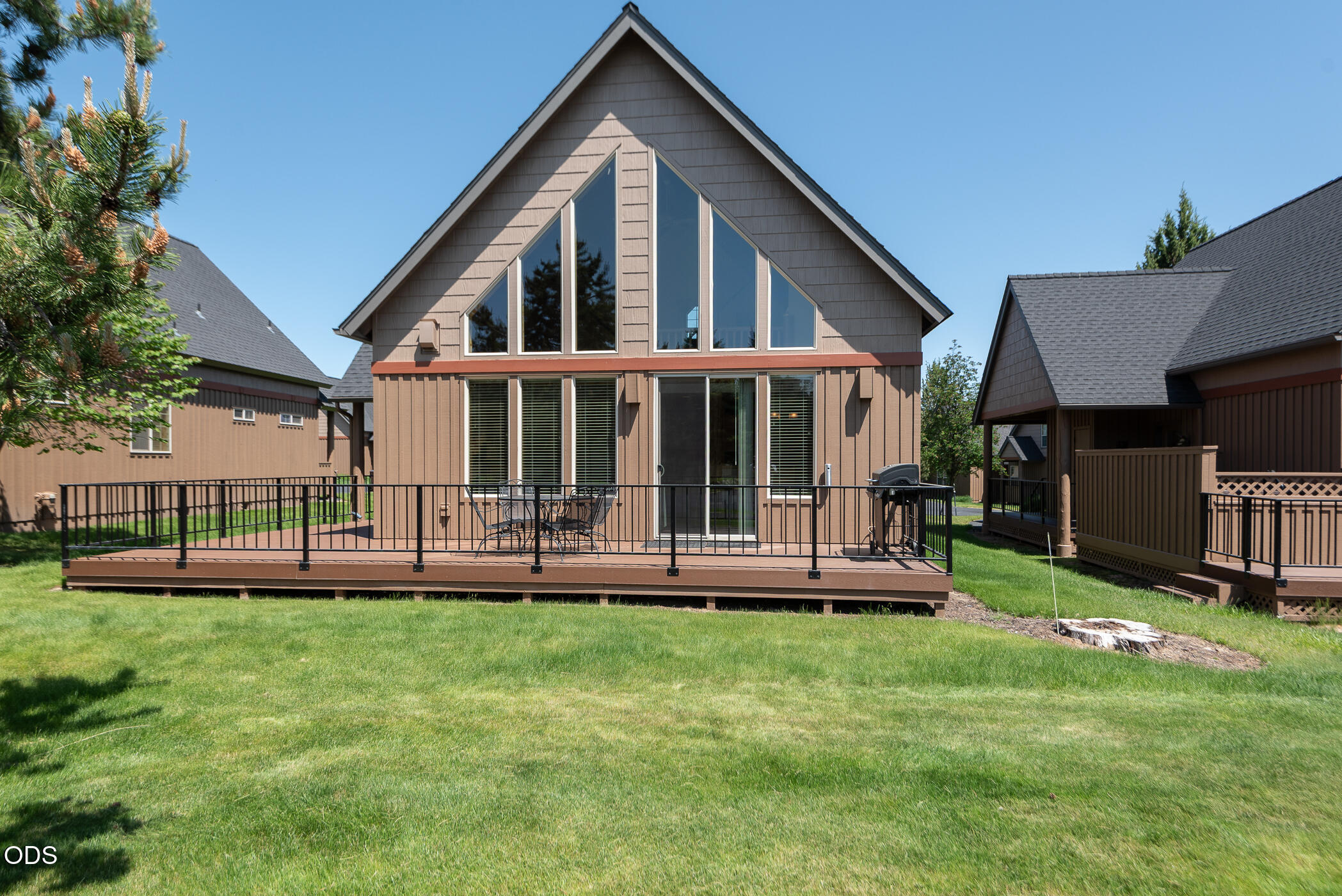 8578 Red Wing Lane — photo