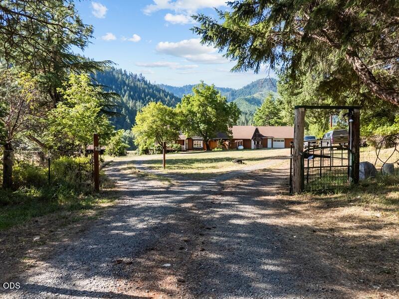 12974 E Evans Creek Road — photo